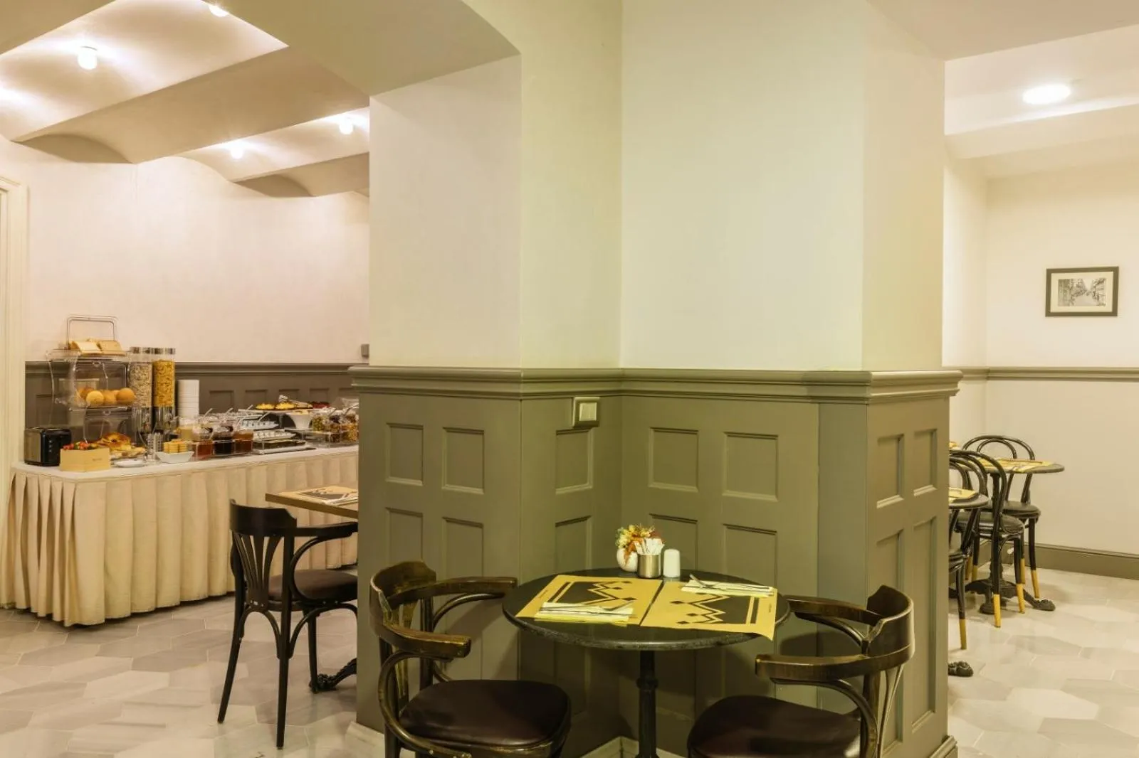 Restaurant/places to eat in Meroddi Bağdatlıyan - 1892 Heritage Rooms by Galata Tower