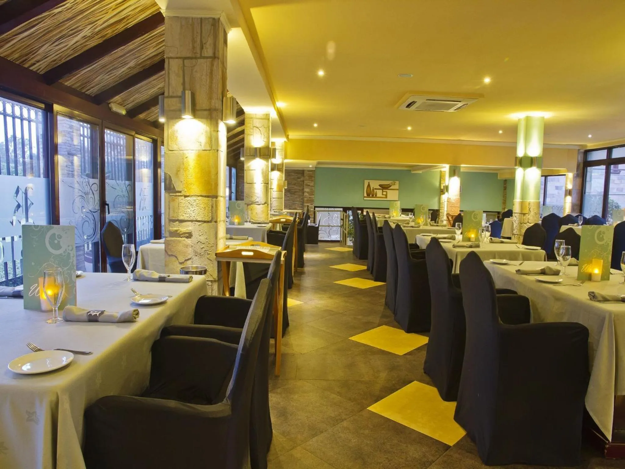Restaurant/places to eat in Roca Golf Hotel