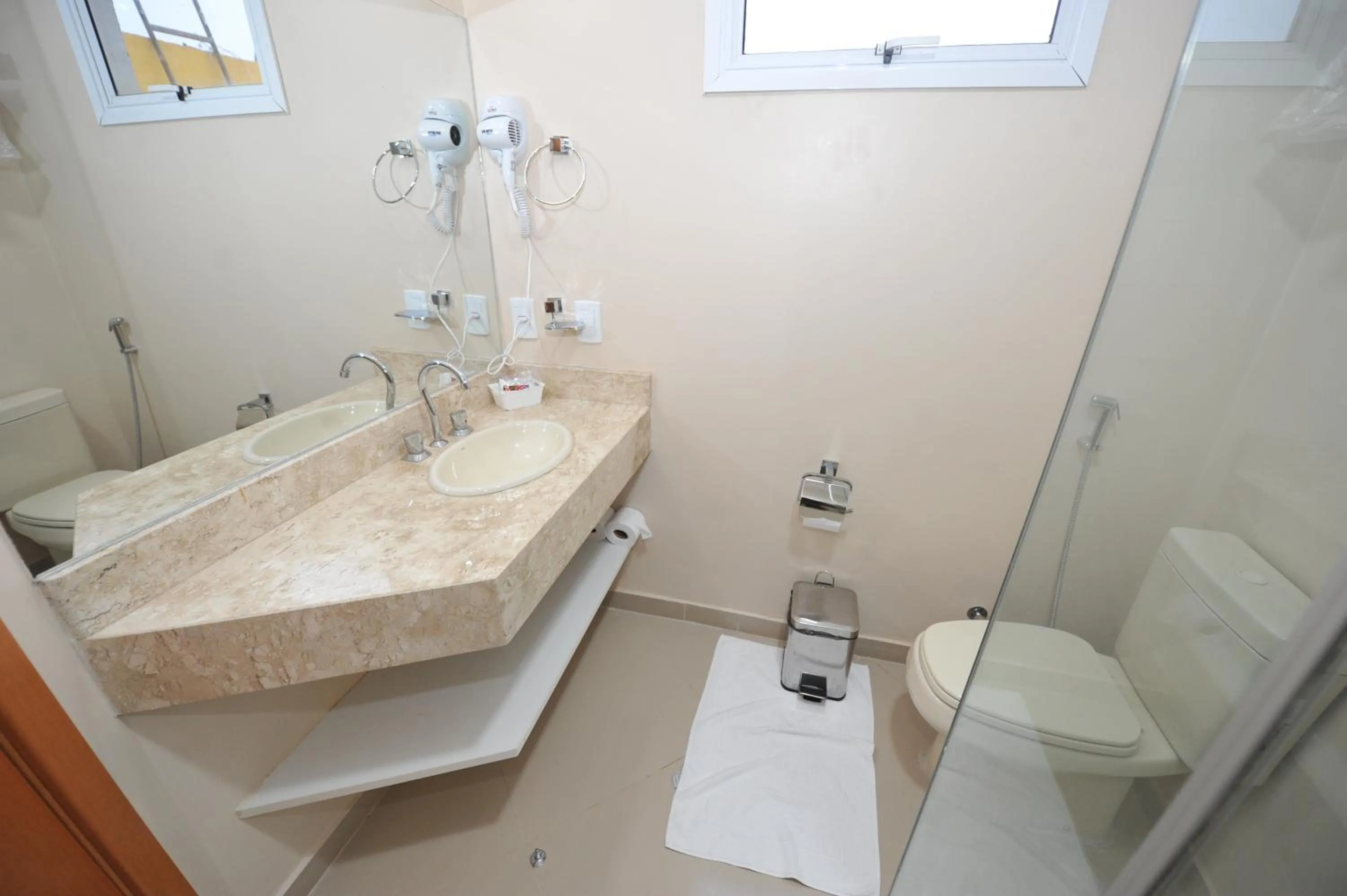 Bathroom in Herval Park Hotel