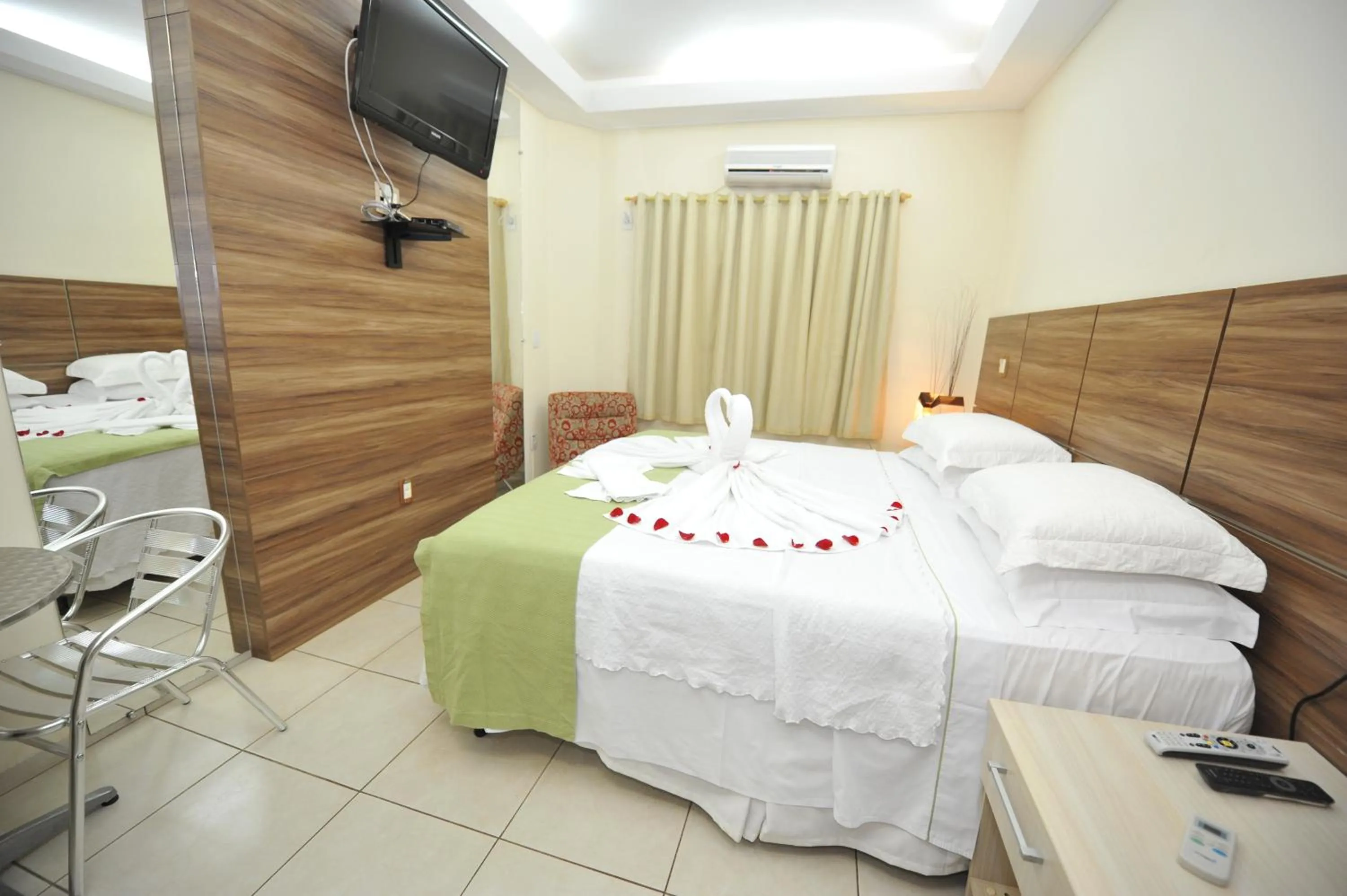 Photo of the whole room, Bed in Herval Park Hotel