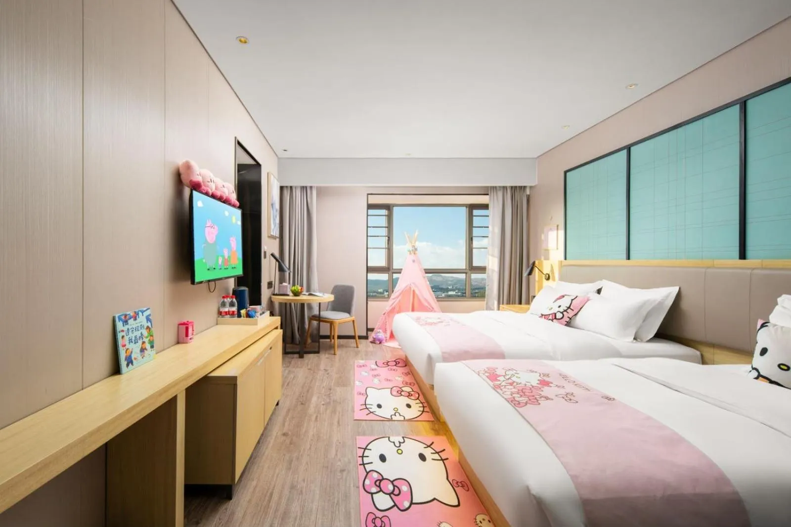 Photo of the whole room, Bed in Echarm Hotel Kunming Changshui International Airport