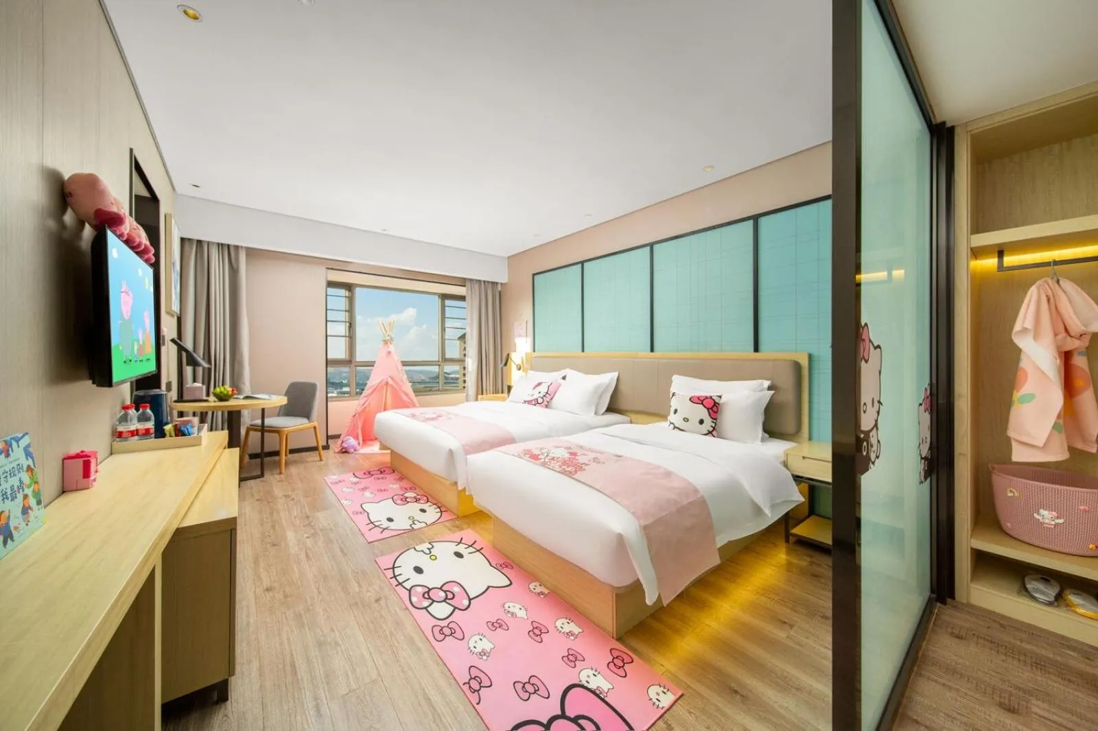 Photo of the whole room, Bed in Echarm Hotel Kunming Changshui International Airport