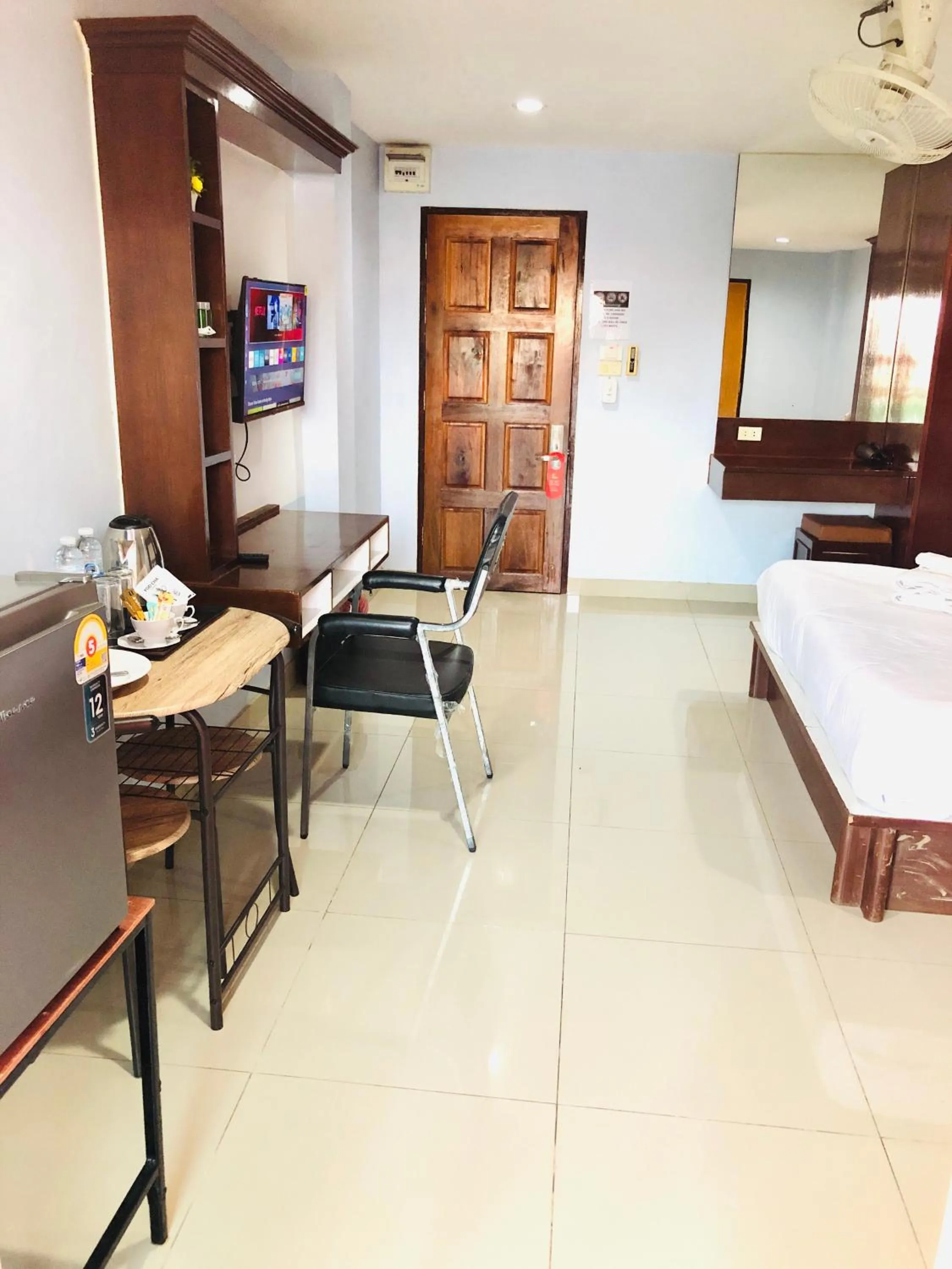 TV and multimedia, Bed in Royal Star Suites pattaya