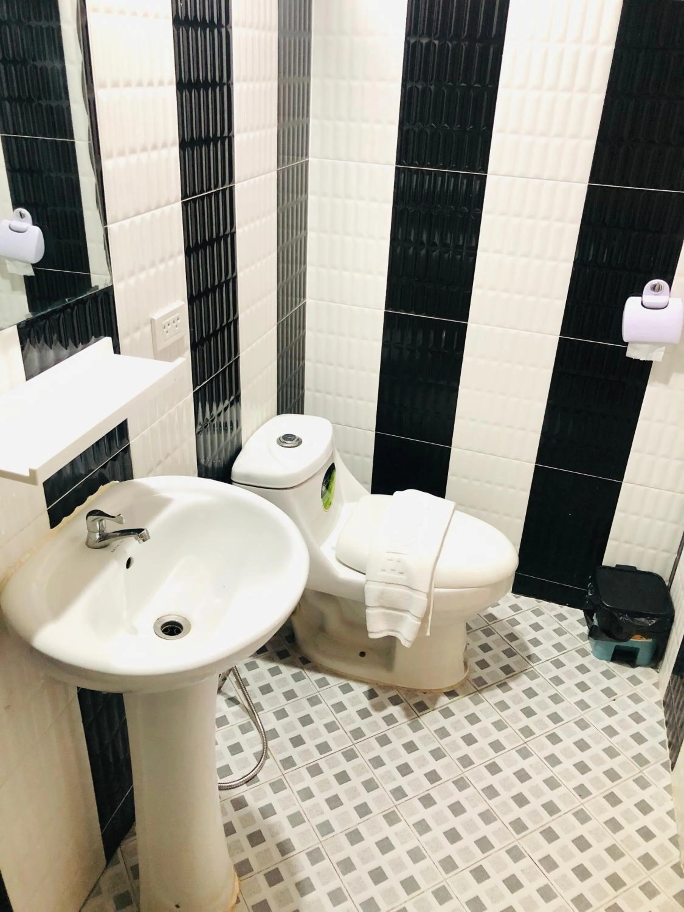 Toilet in Royal Star Suites pattaya