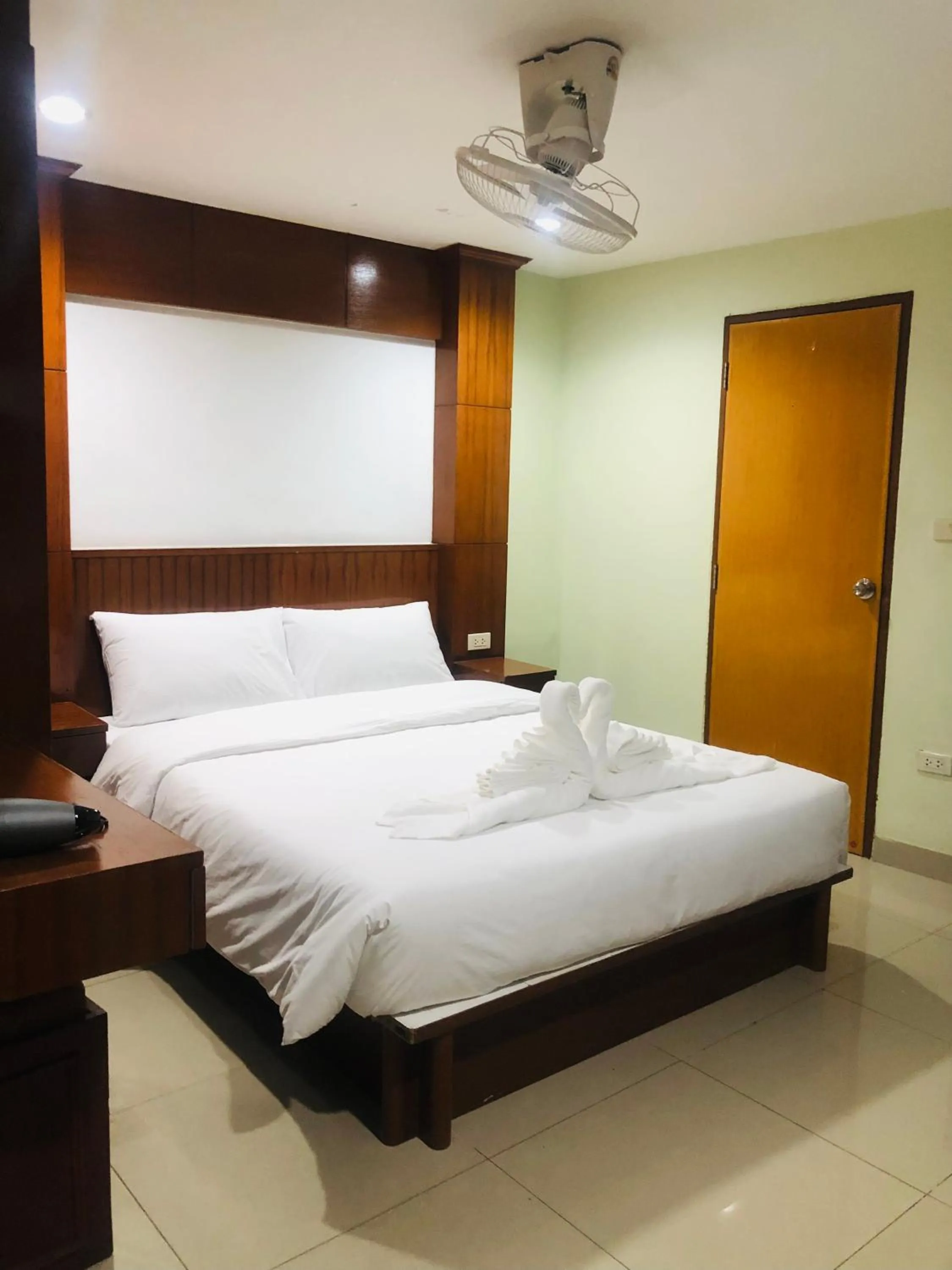 Bed in Royal Star Suites pattaya