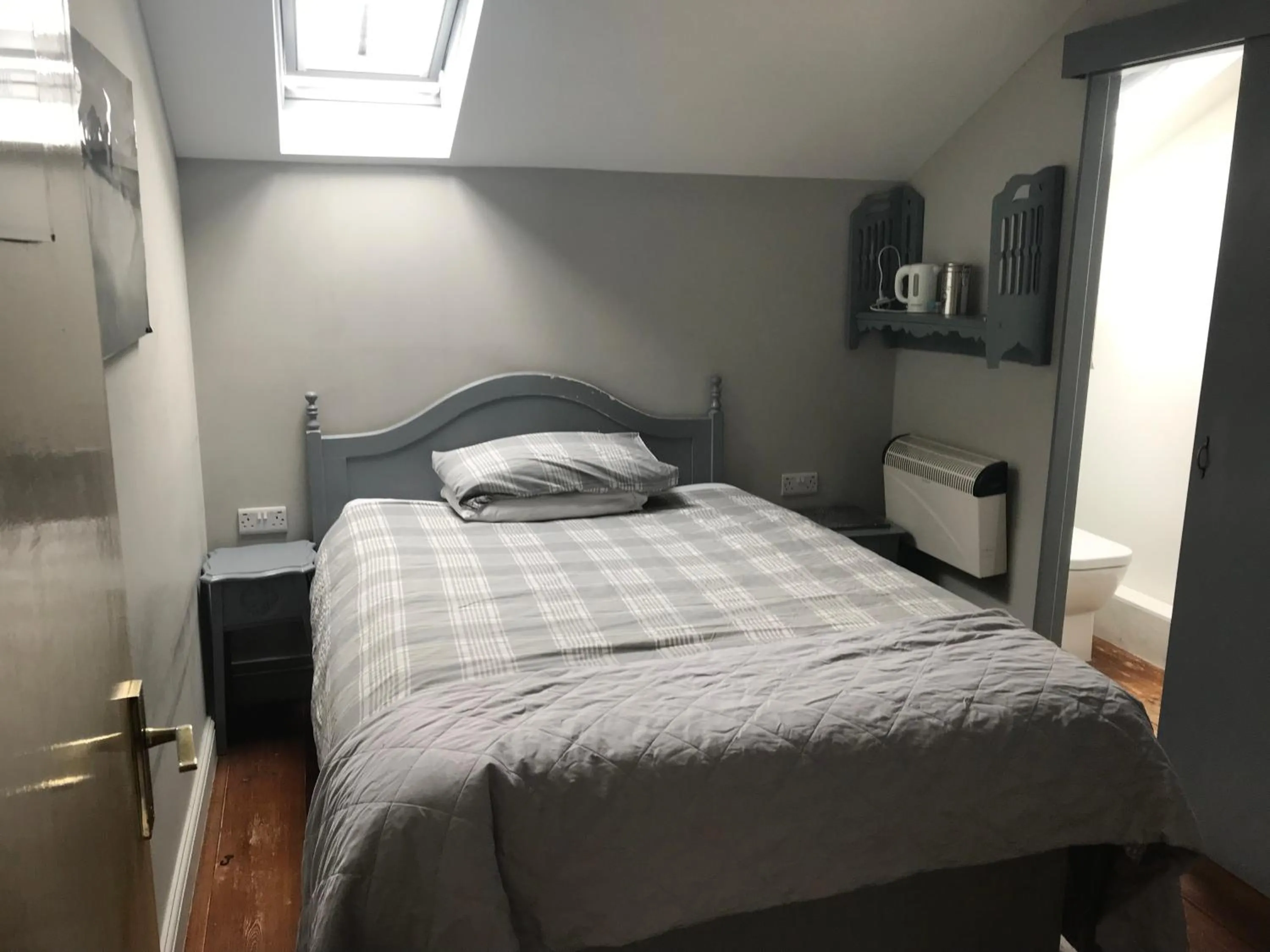 Bedroom, Bed in Pleck Barn B&B