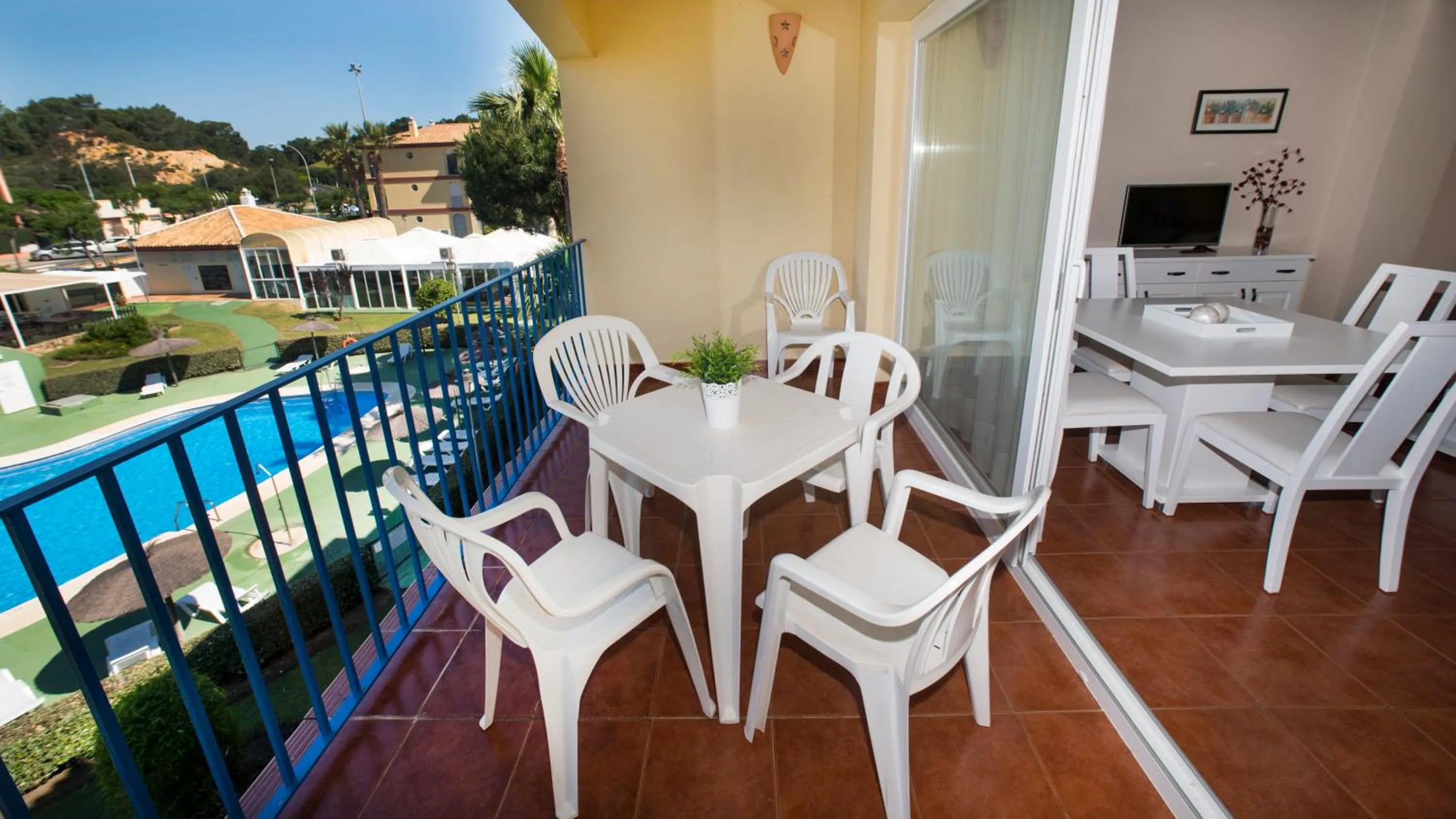 Balcony/Terrace in Leo Islamar