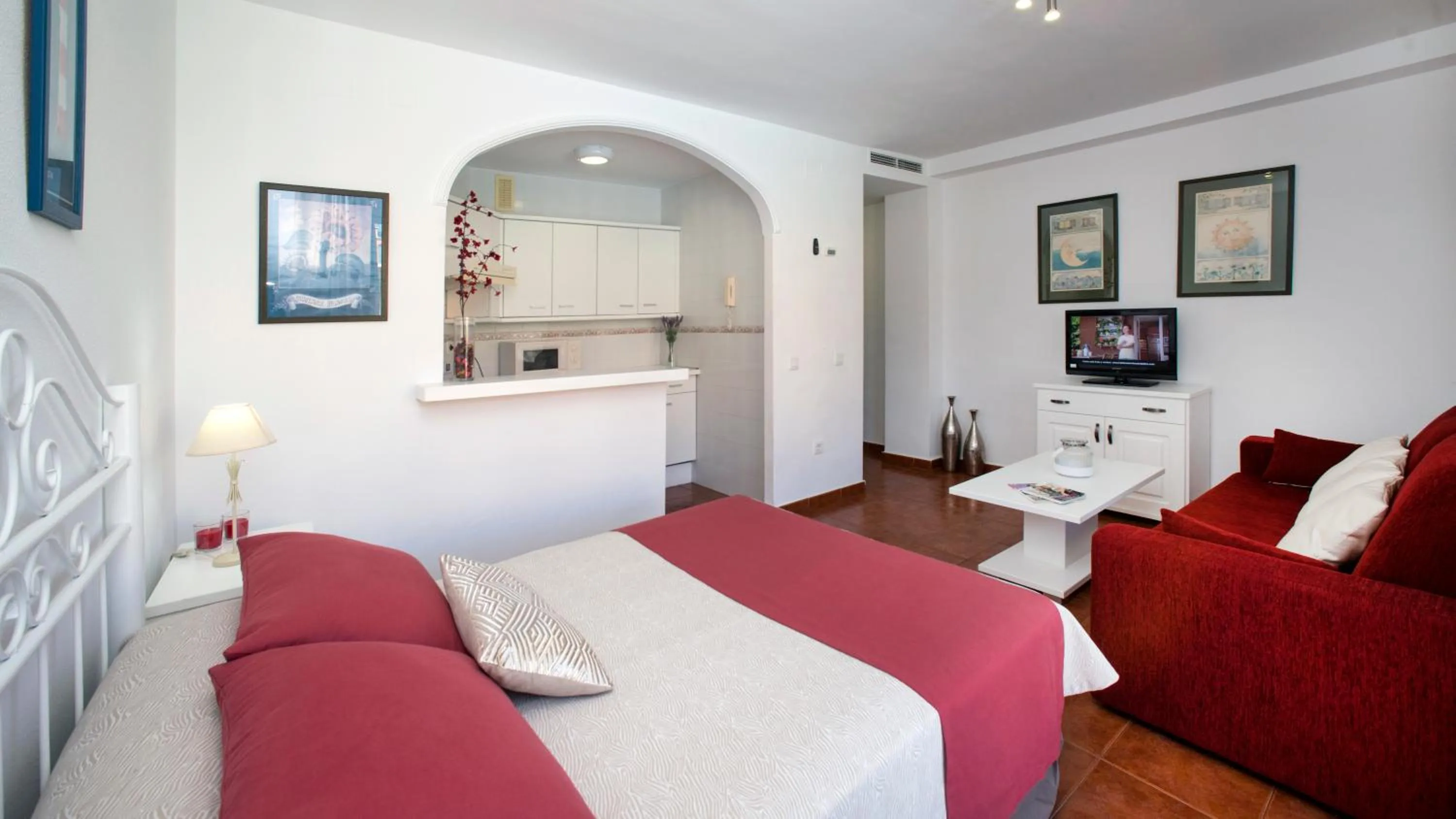 TV and multimedia, Bed in Leo Islamar