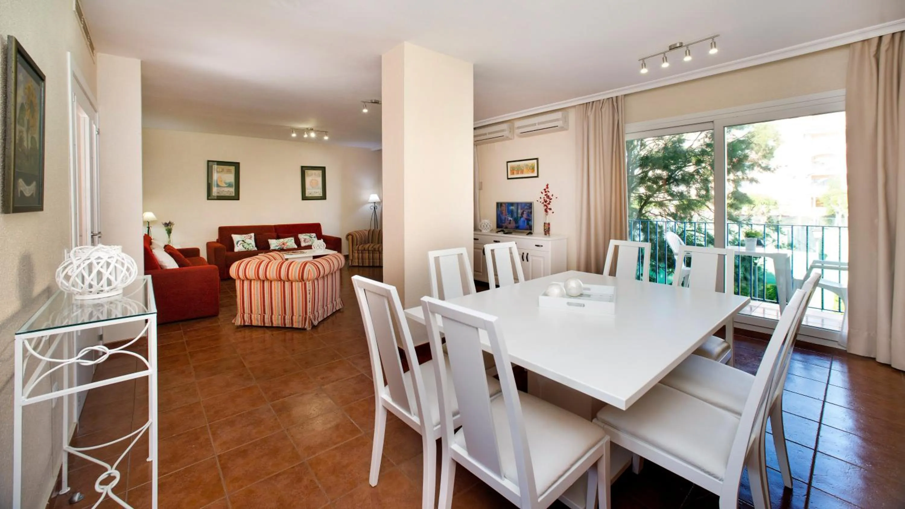 TV and multimedia in Leo Islamar