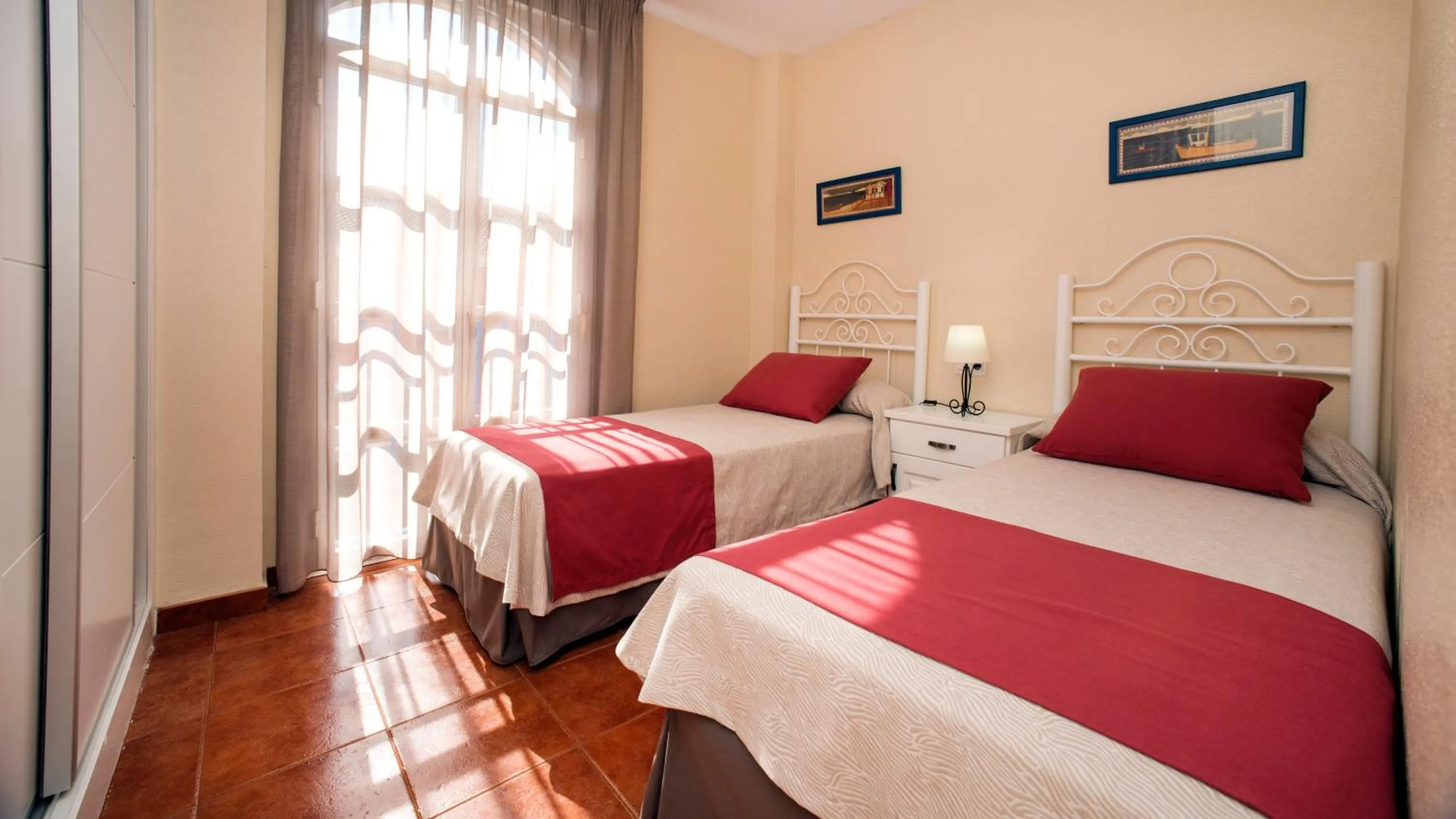 Bedroom, Bed in Leo Islamar