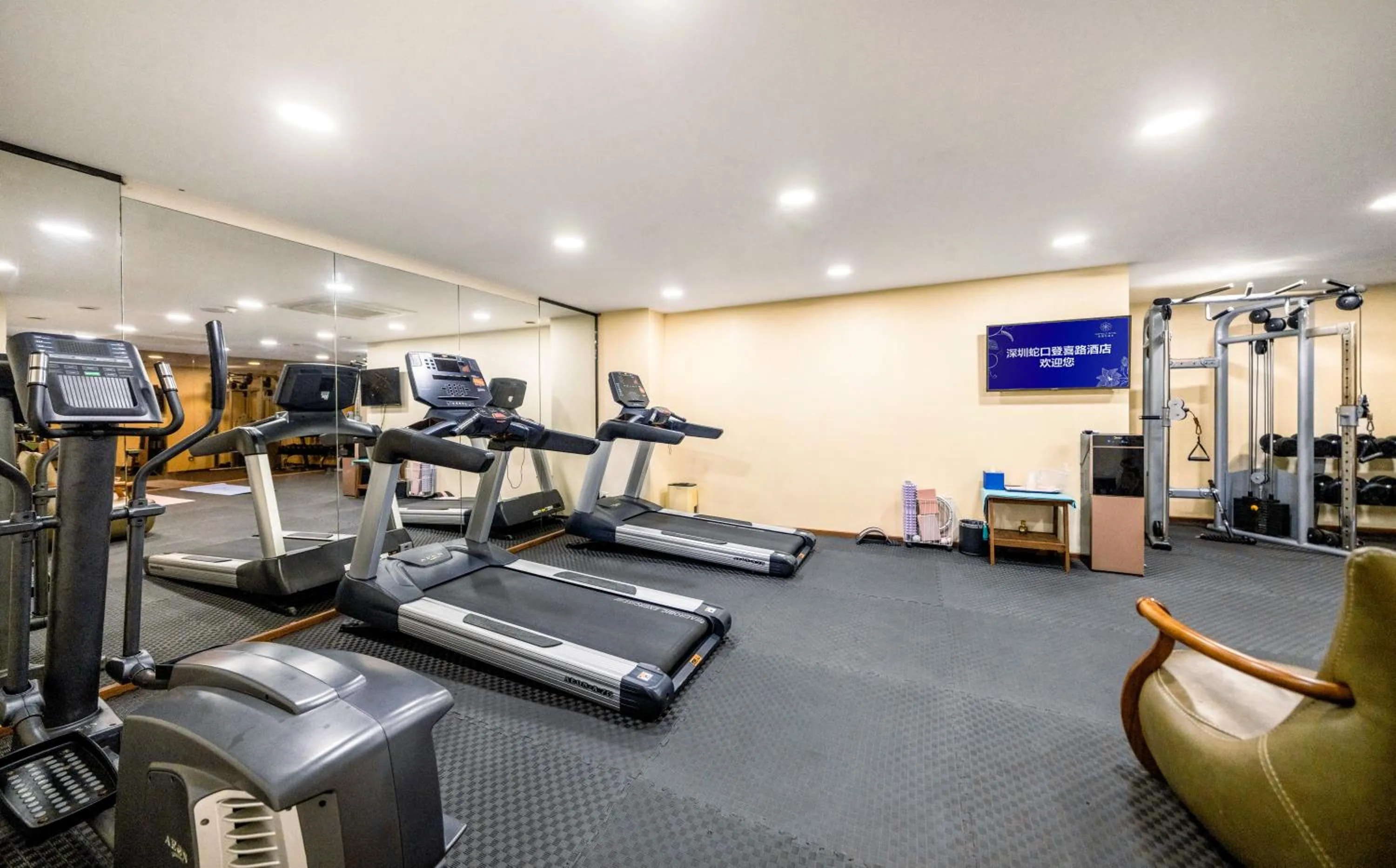 Fitness centre/facilities in Dayhello Hotel Shenzhen Shekou