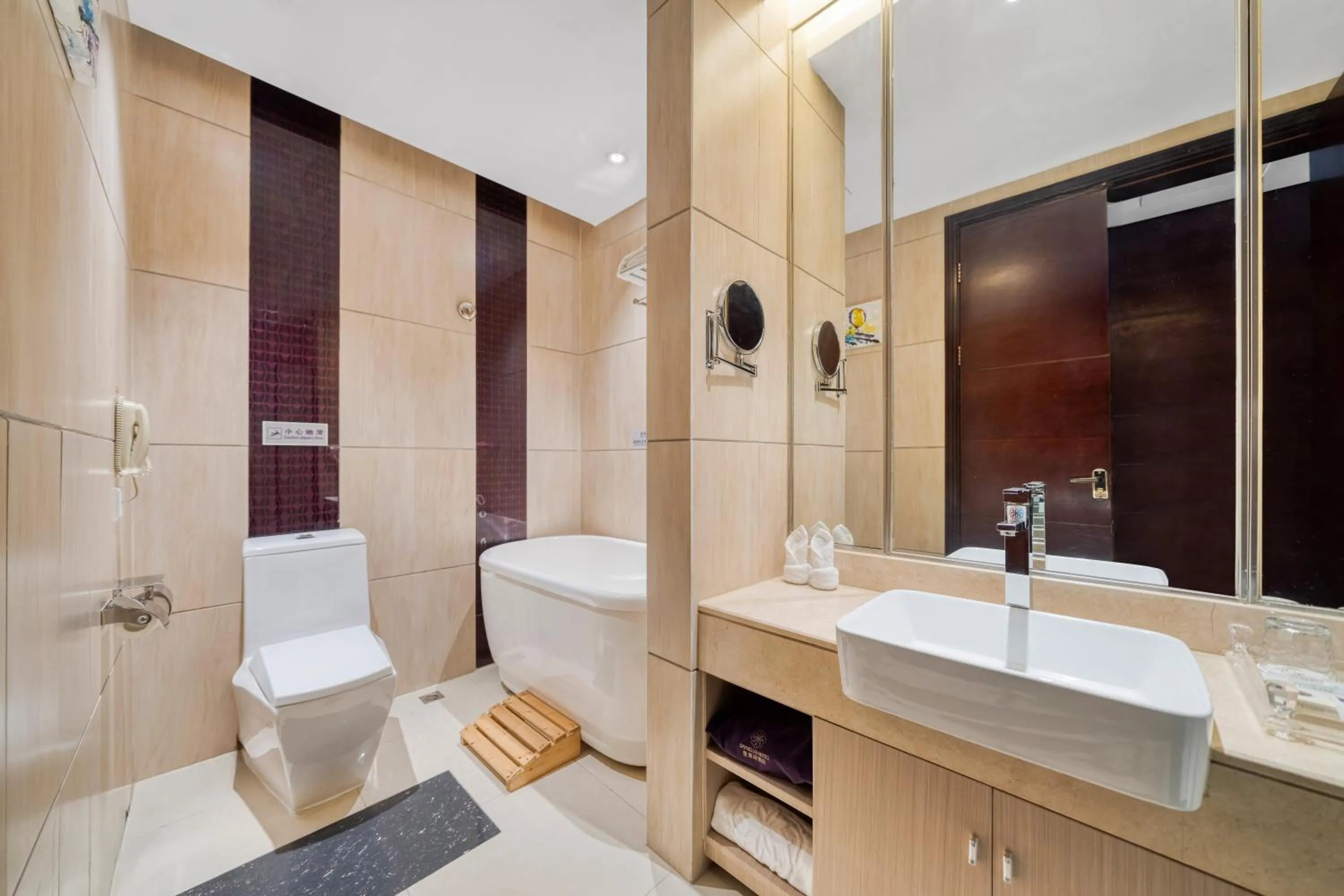 Shower in Dayhello Hotel Shenzhen Shekou