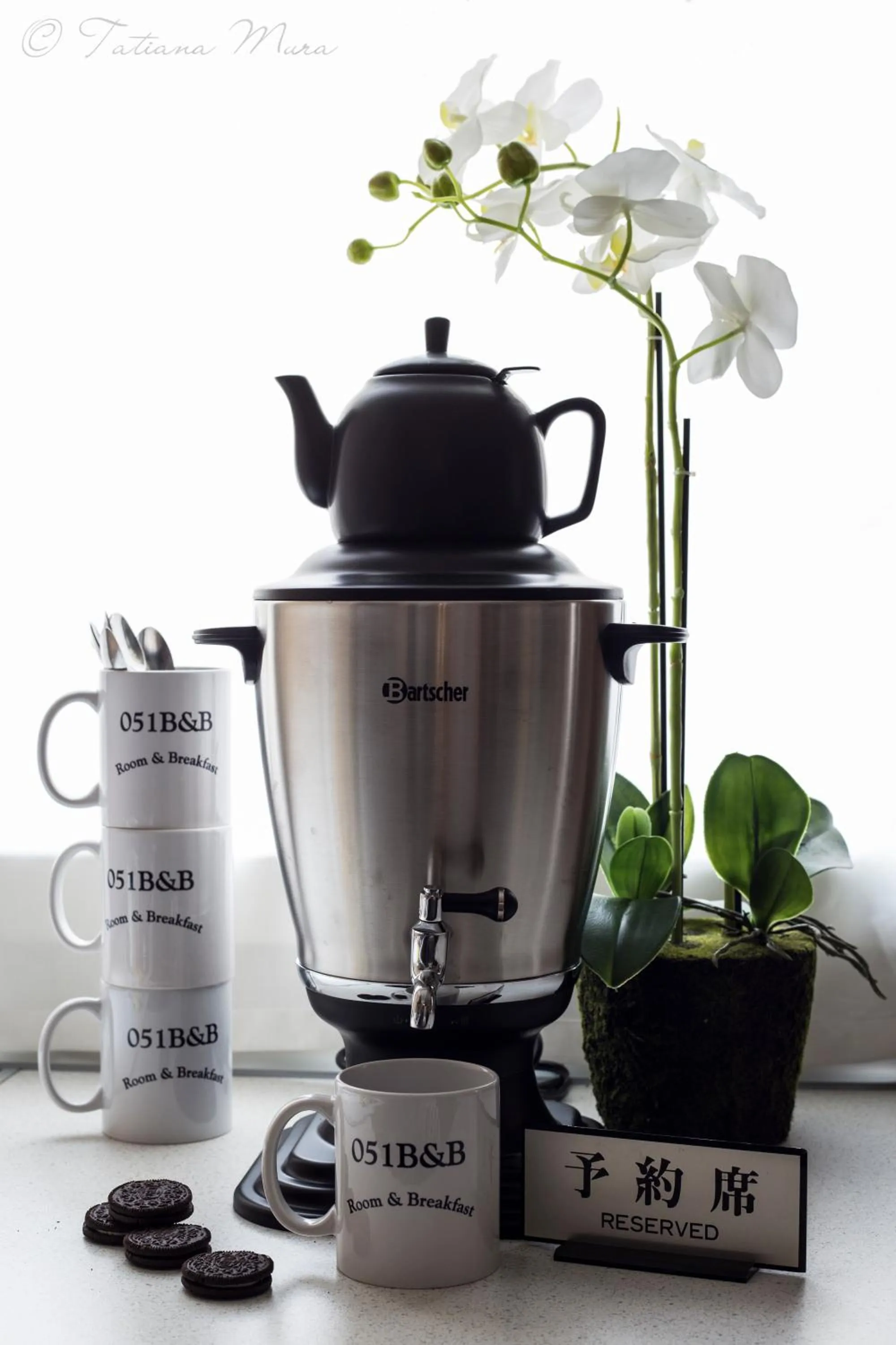 Communal lounge/ TV room in 051 Room & Breakfast