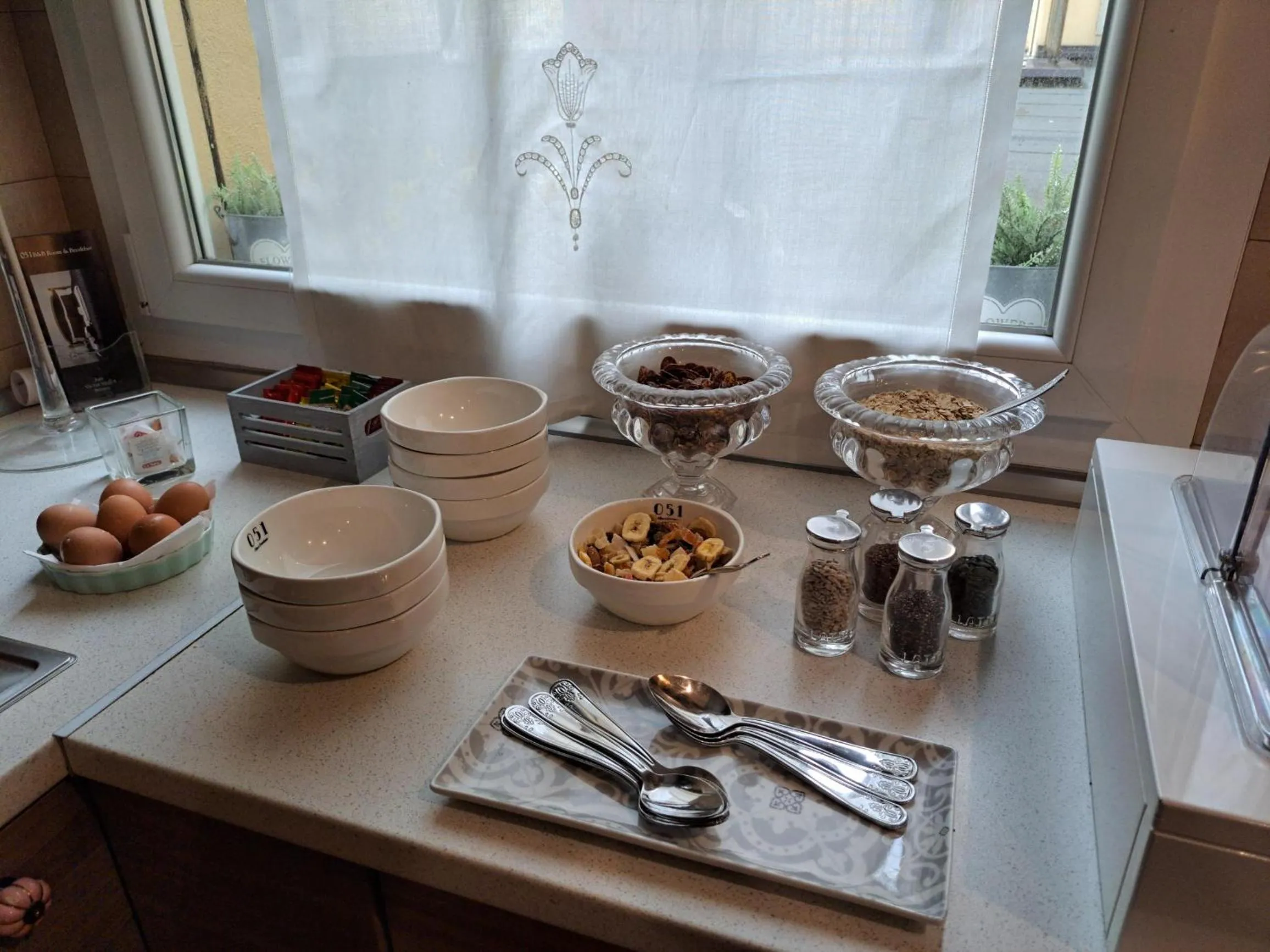 Breakfast in 051 Room & Breakfast