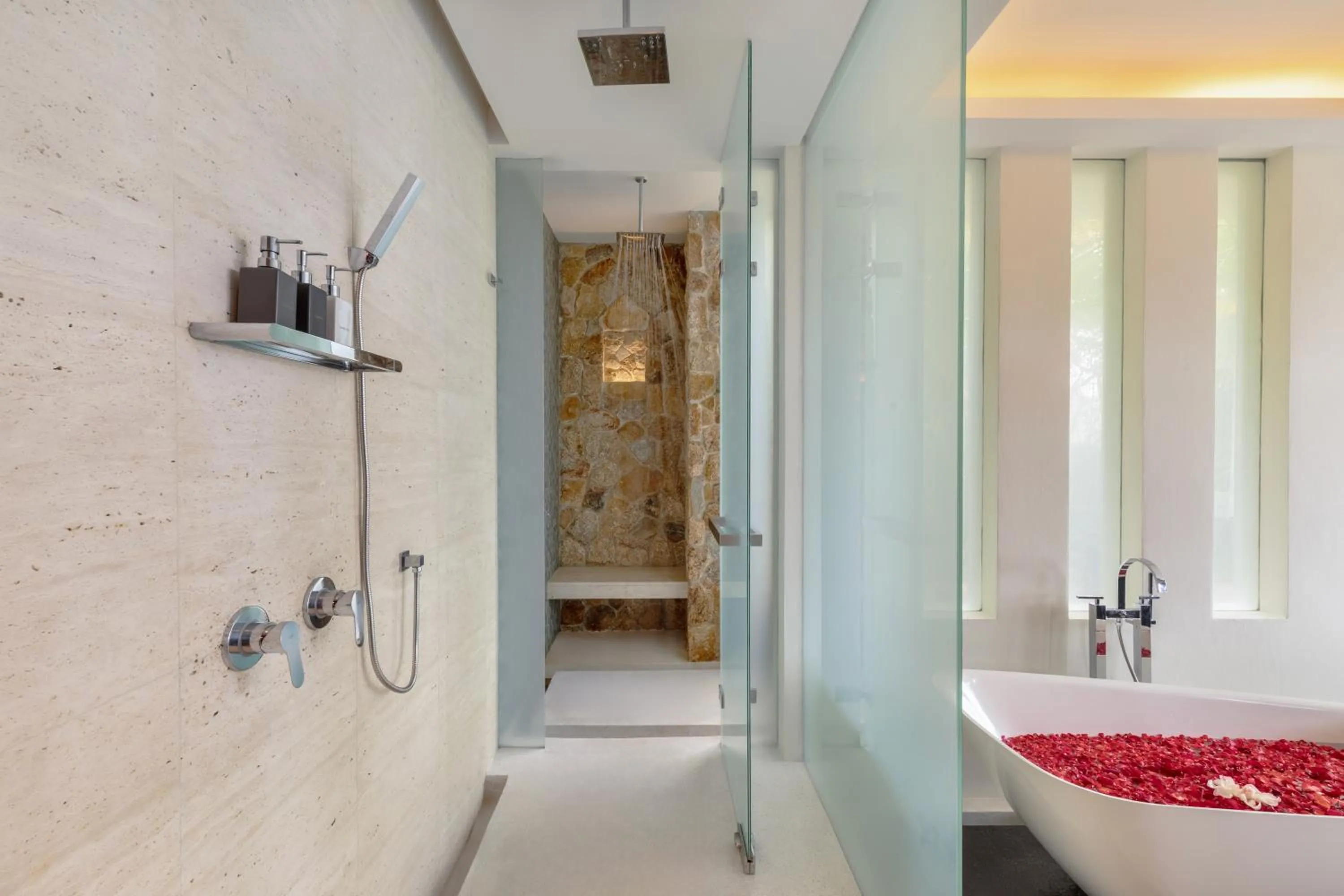 Shower in Villa Sangkachai