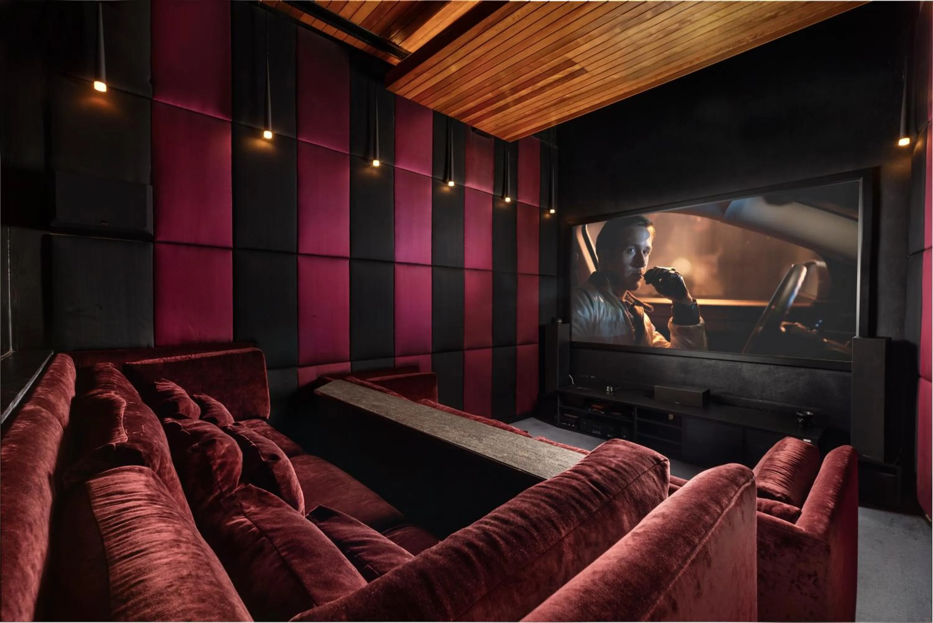 Communal lounge/ TV room in Villa Sangkachai