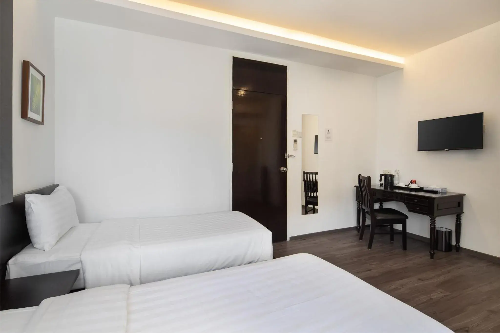 Twin Room with City View in The Quay Hotel Little India at Broadway Twin Room with City View in The Quay Hotel Little India at Broadway