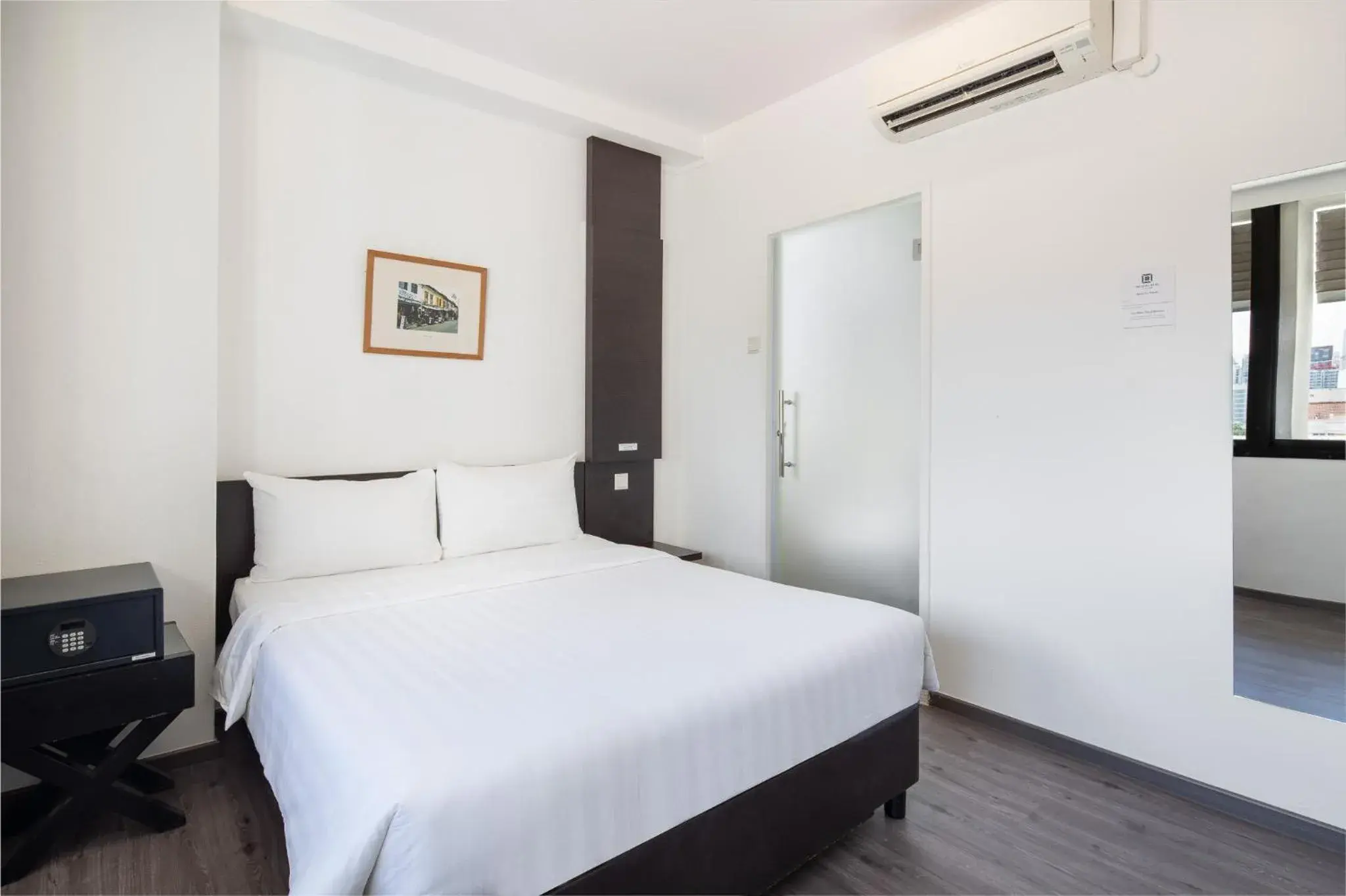 Superior Double Room with City View in The Quay Hotel Little India at Broadway Superior Double Room with City View in The Quay Hotel Little India at Broadway