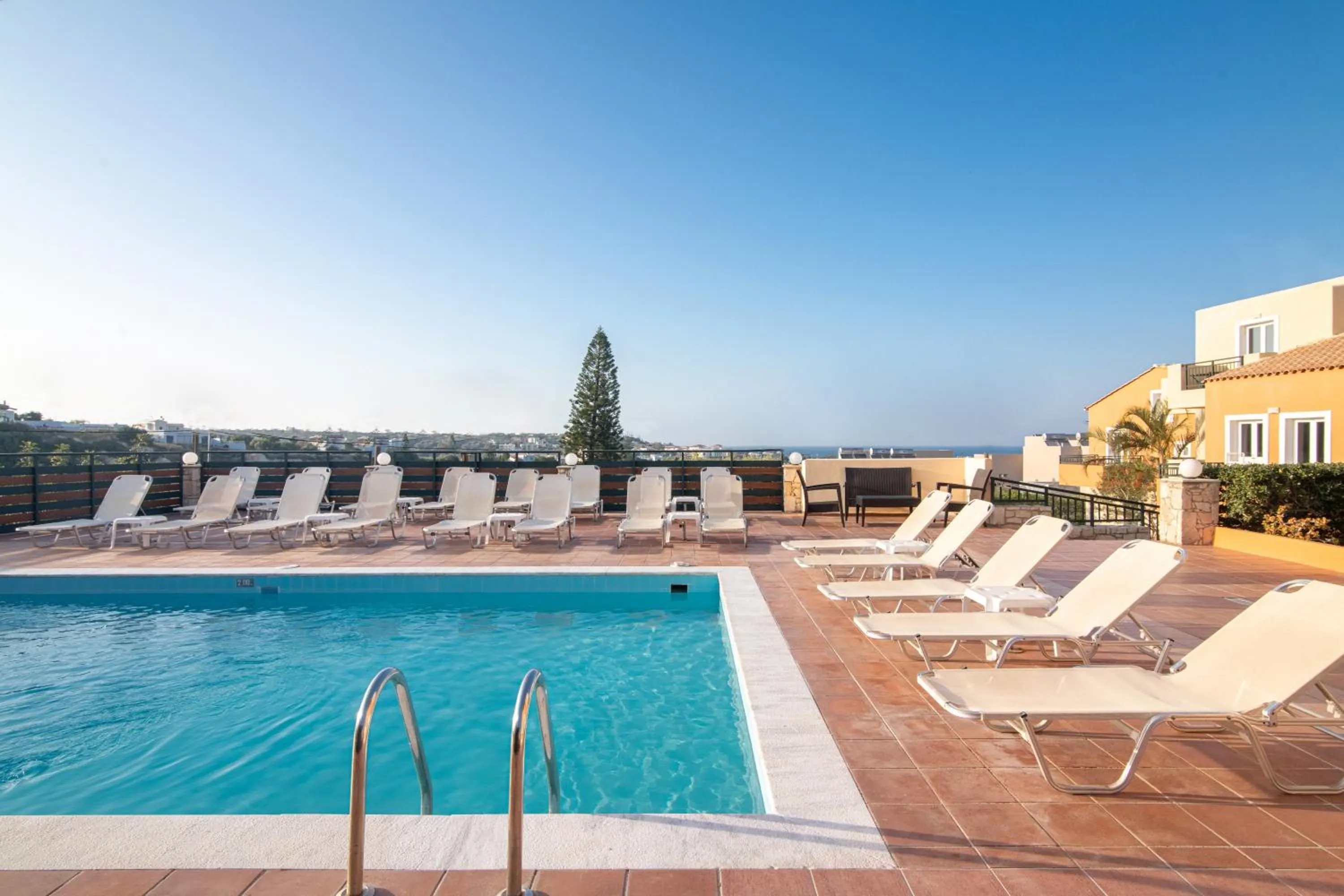 Swimming pool in Golden Valentin Apartments