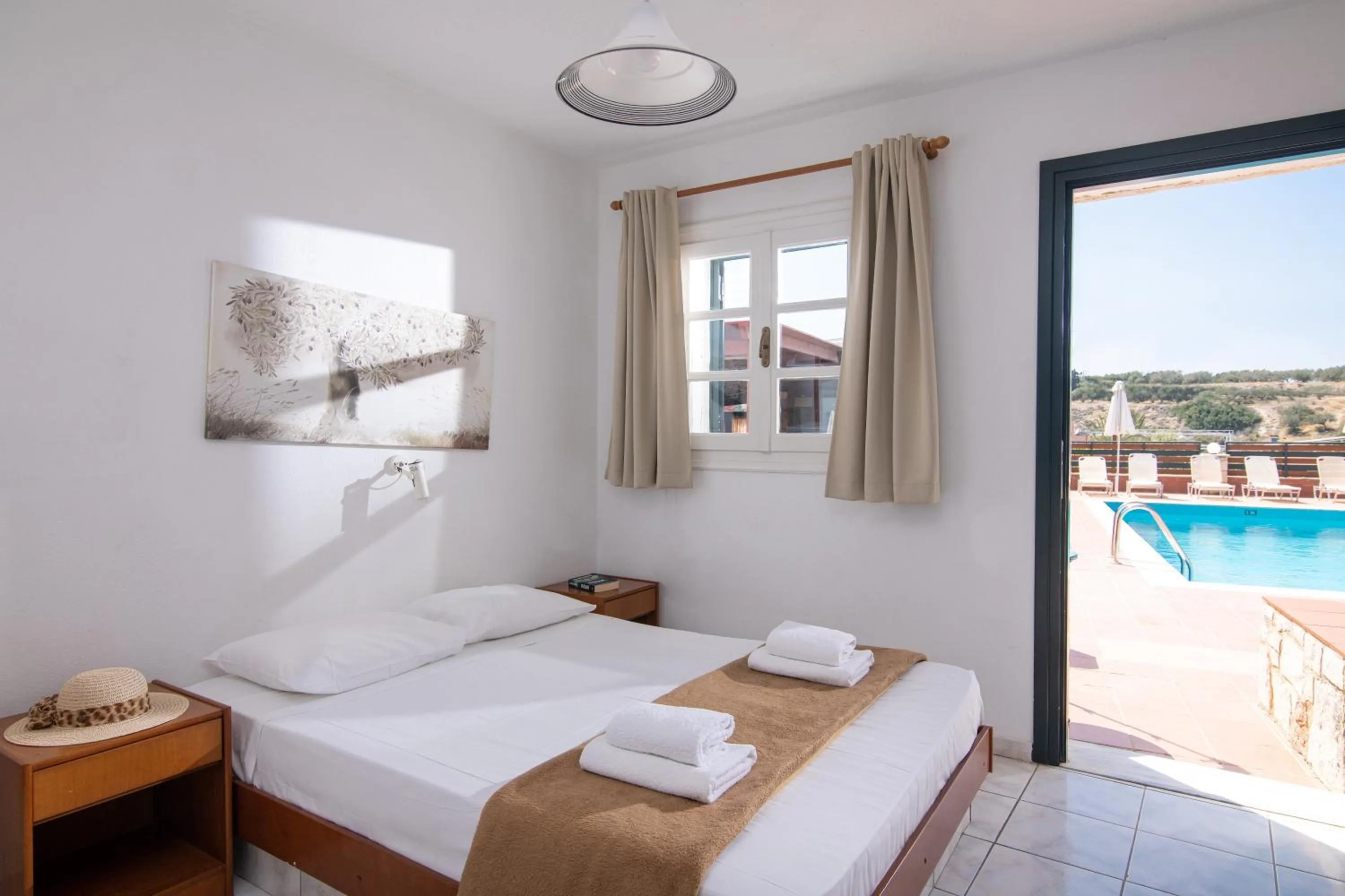 Bed in Golden Valentin Apartments