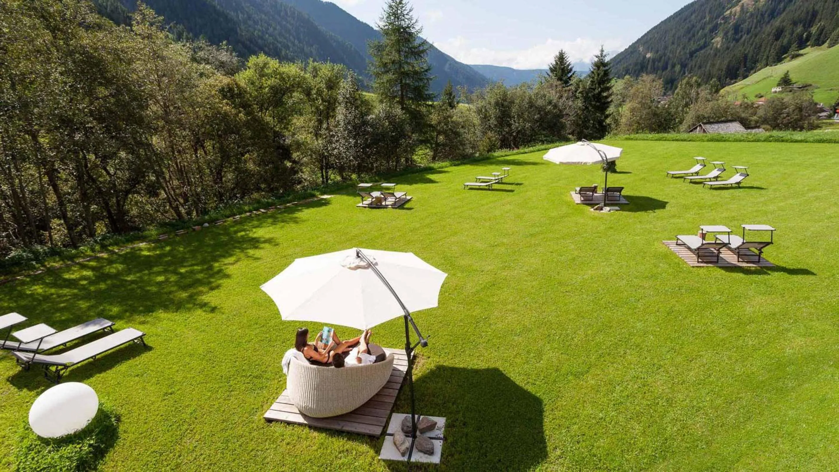 Patio in La Casies Mountain Hotel