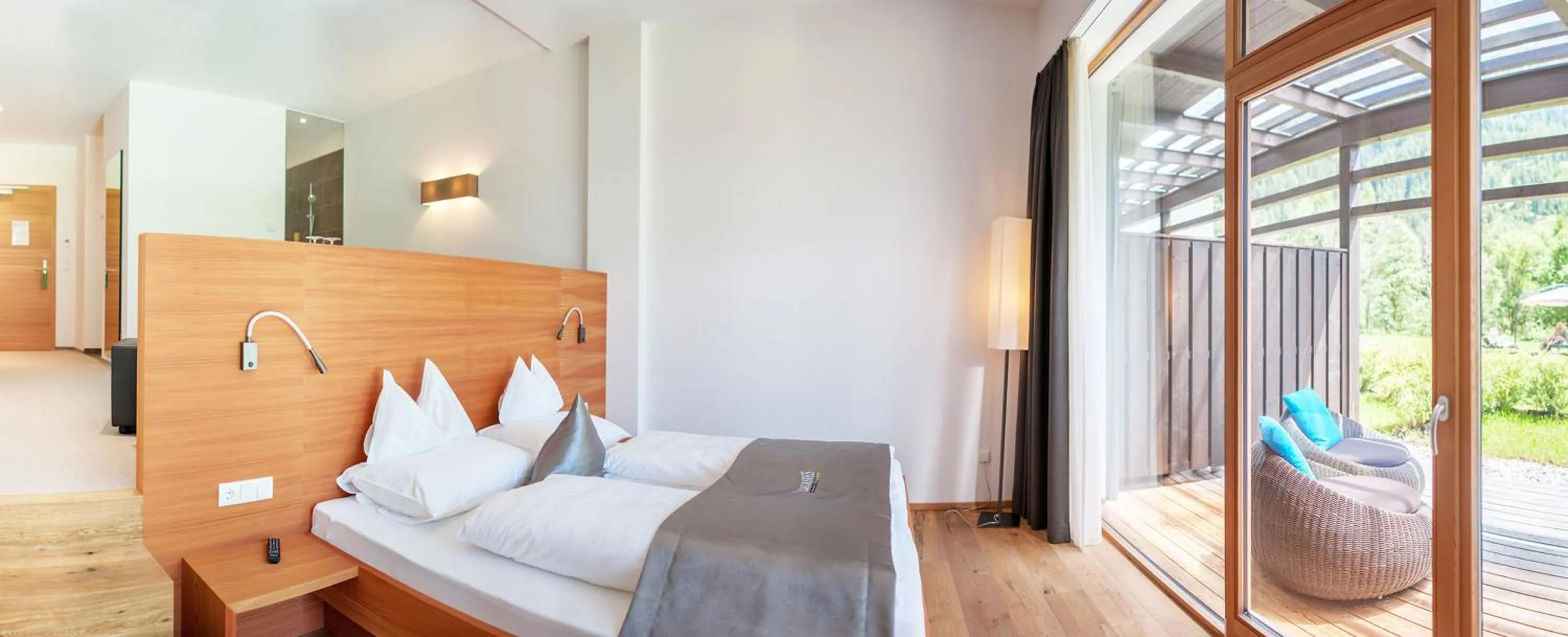 Day, Bed in La Casies Mountain Hotel