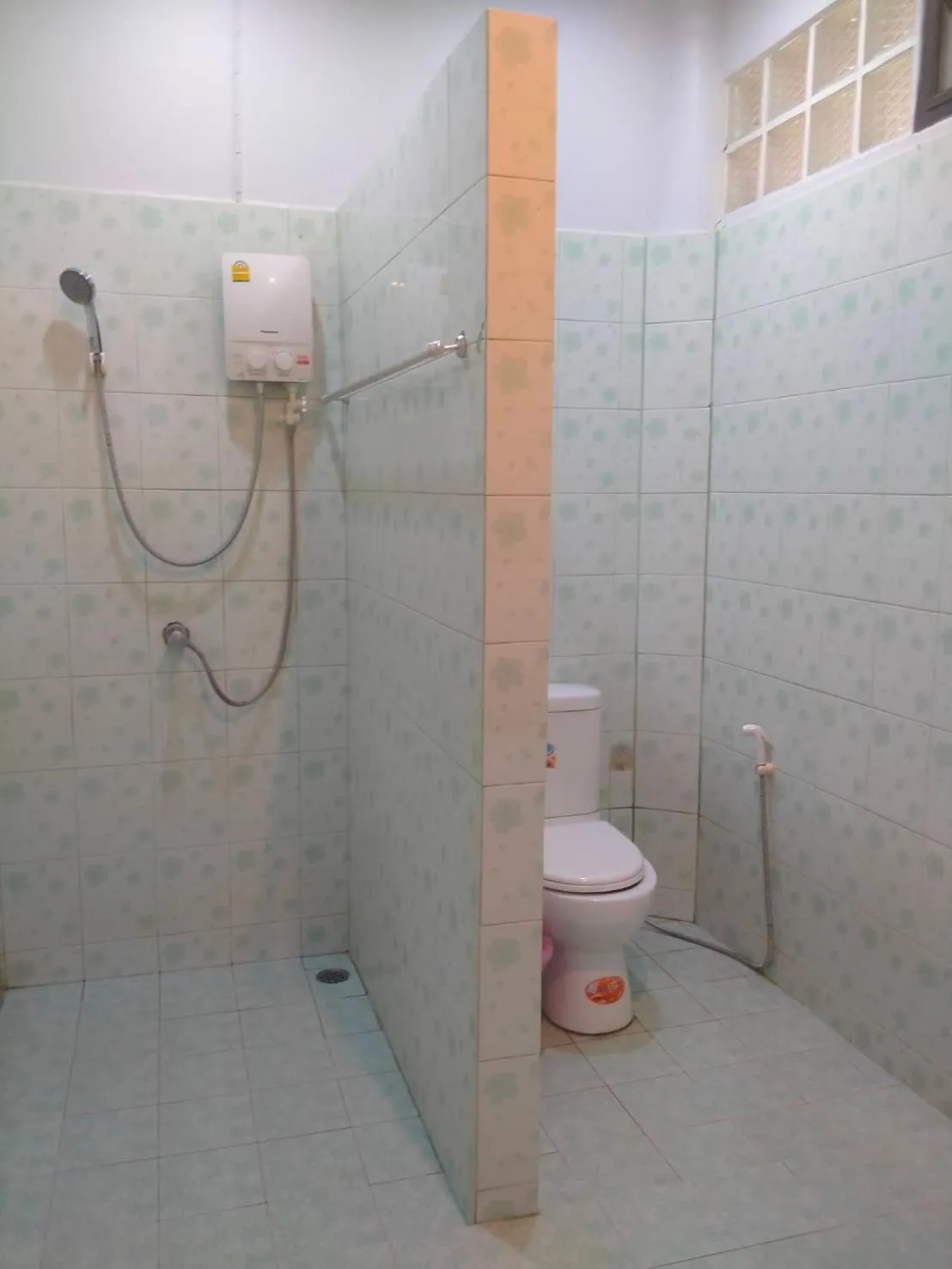 Shower in Saitharn Iyara Resort