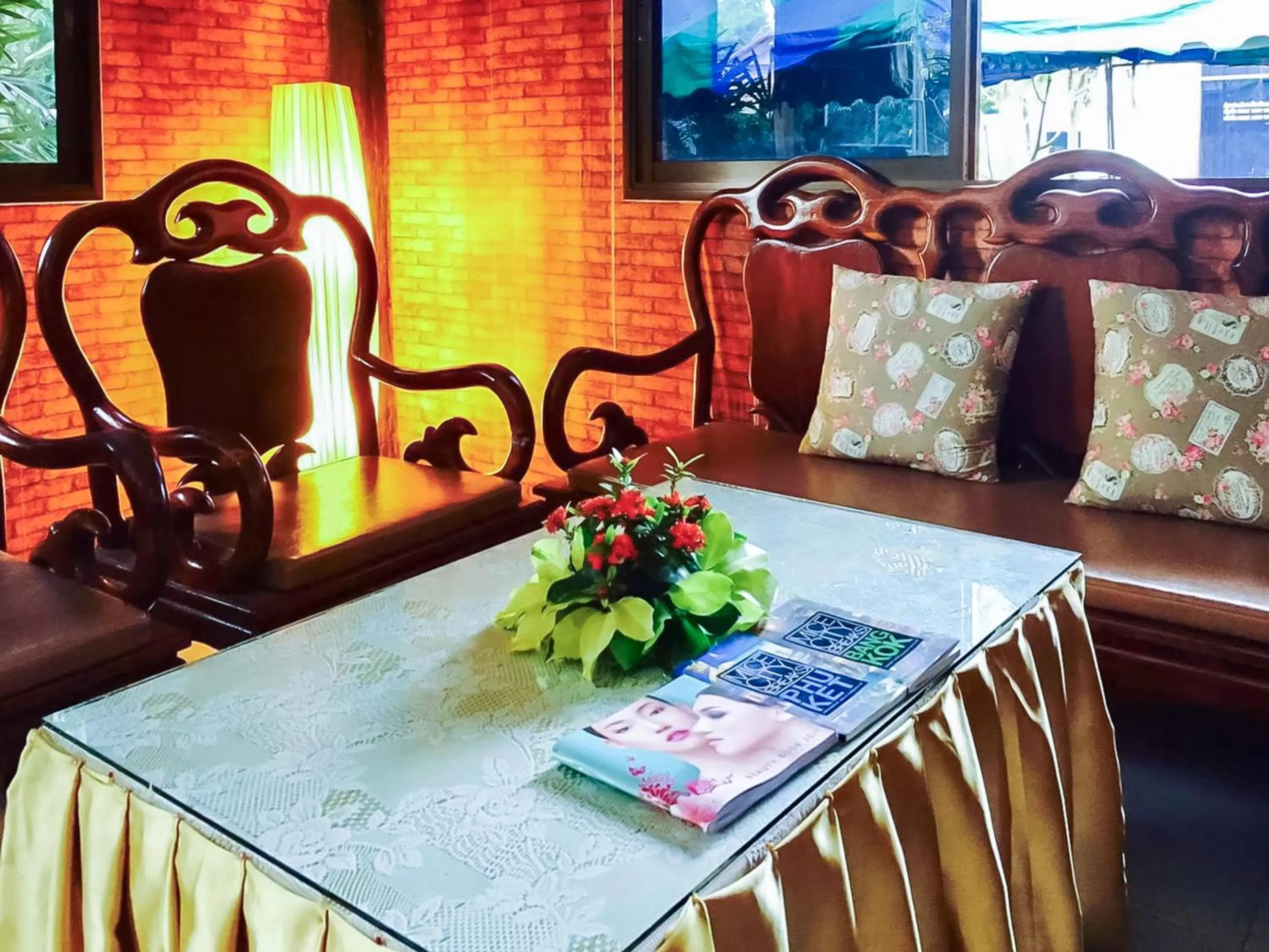 Living room in Saitharn Iyara Resort