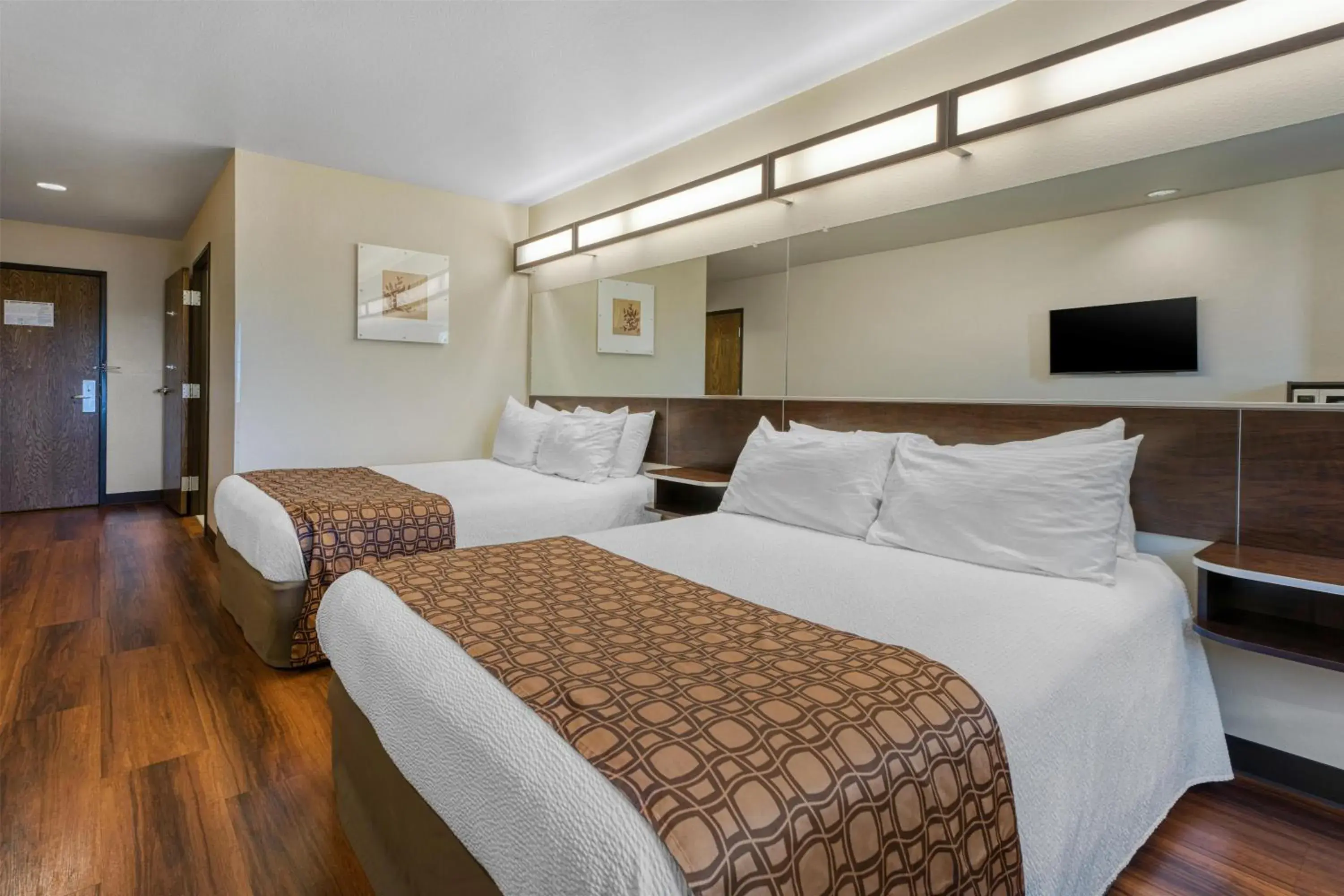 Bedroom, Bed in SureStay Plus Hotel by Best Western Buckhannon Bedroom, Bed in SureStay Plus Hotel by Best Western Buckhannon