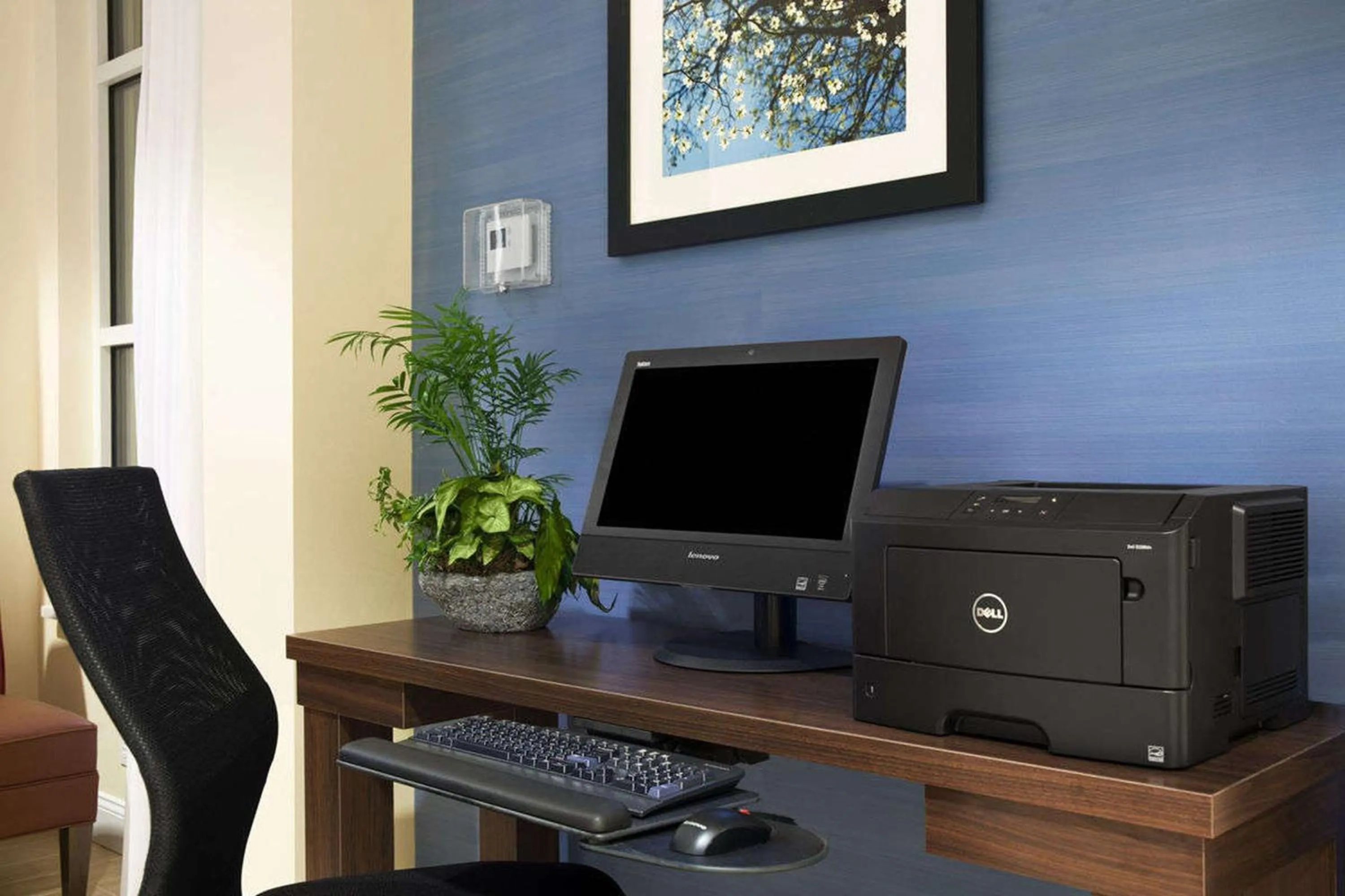 Business facilities in Days Inn & Suites by Wyndham Altoona