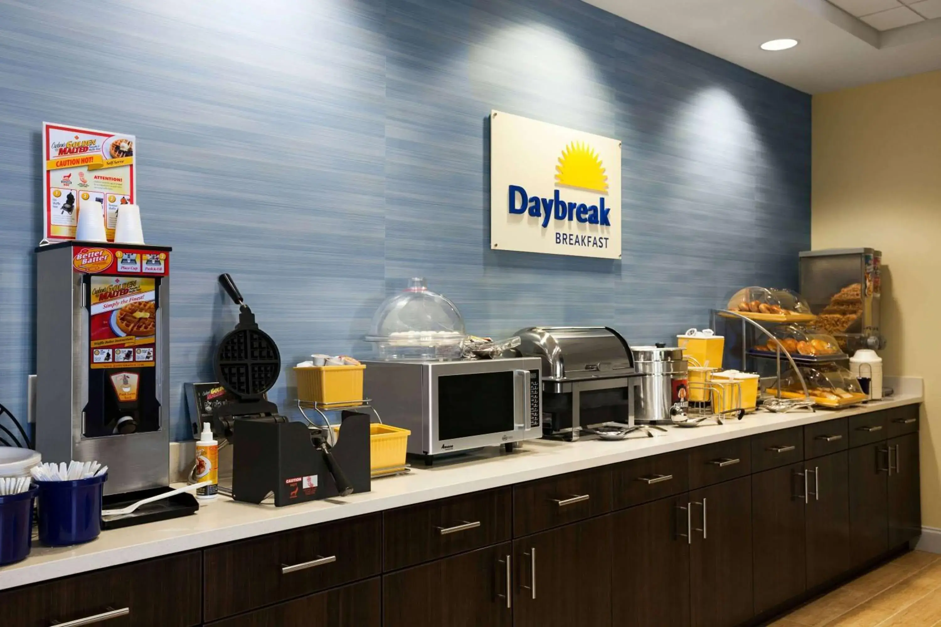 Restaurant/places to eat in Days Inn & Suites by Wyndham Altoona Restaurant/places to eat in Days Inn & Suites by Wyndham Altoona