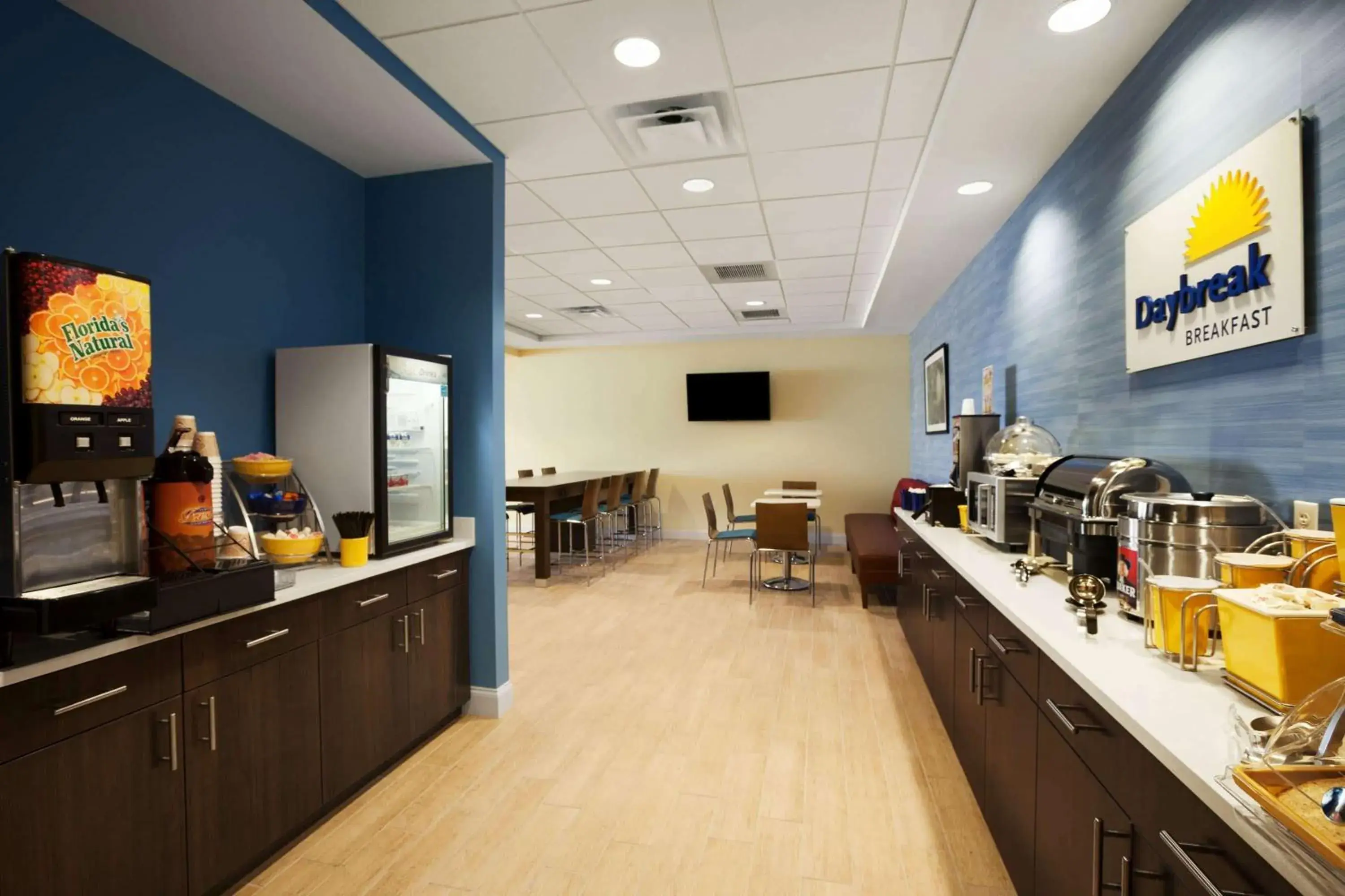 Restaurant/places to eat in Days Inn & Suites by Wyndham Altoona Restaurant/places to eat in Days Inn & Suites by Wyndham Altoona