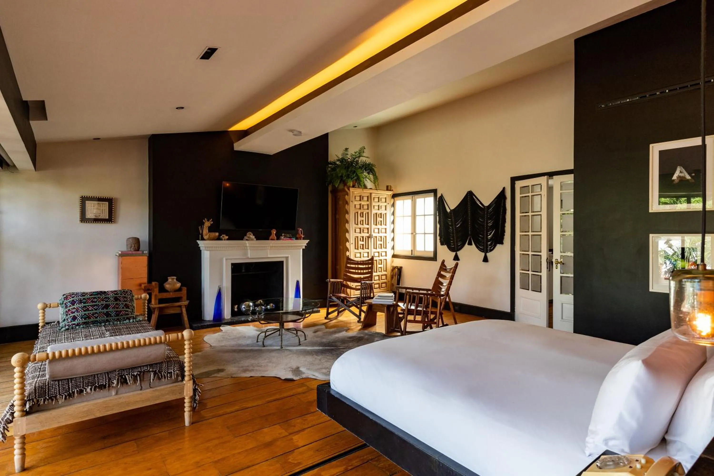 Living room, Bed in La Valise Mexico City, Member of Small Luxury Hotels