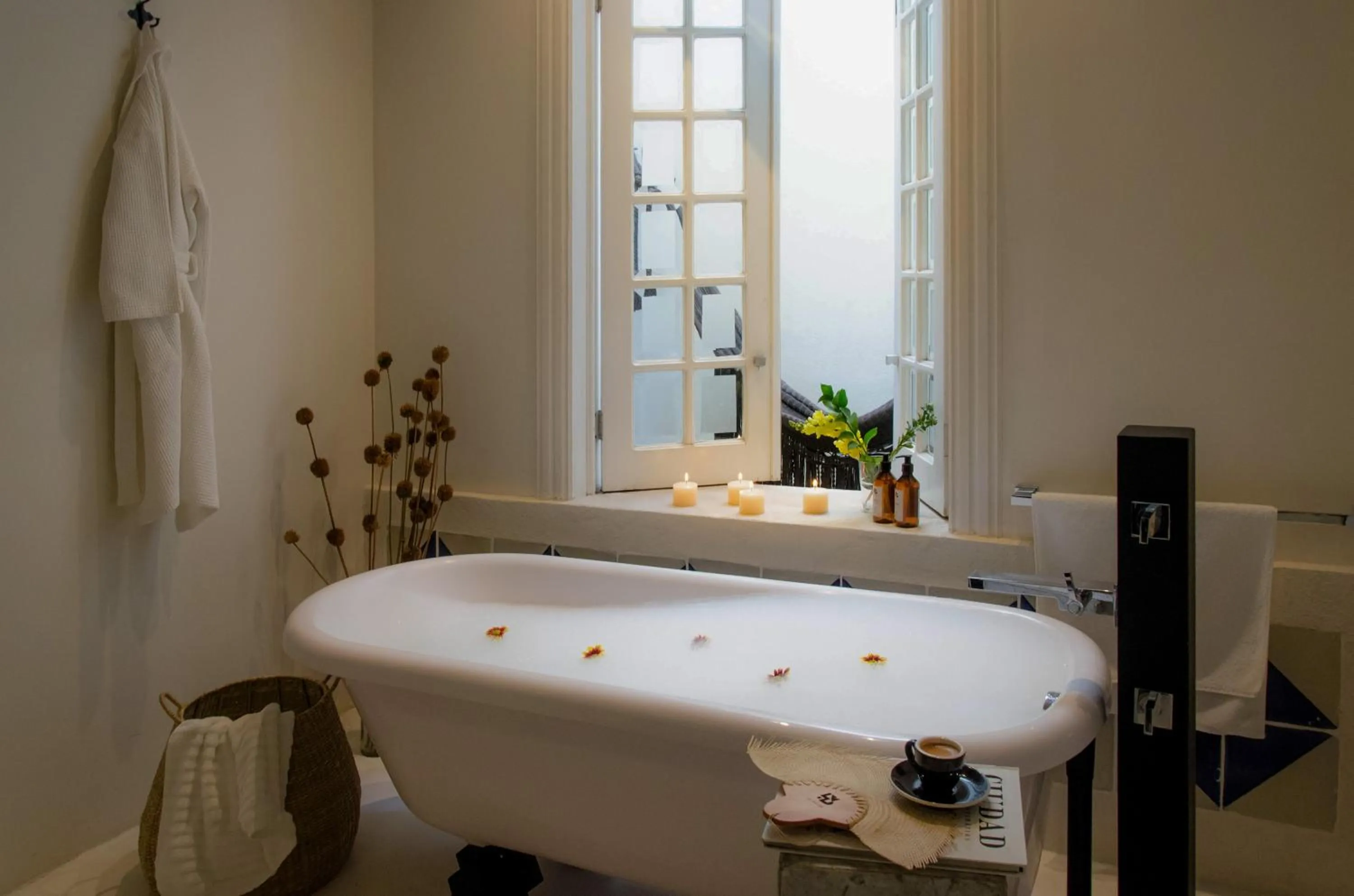 Bathroom in La Valise Mexico City, Member of Small Luxury Hotels