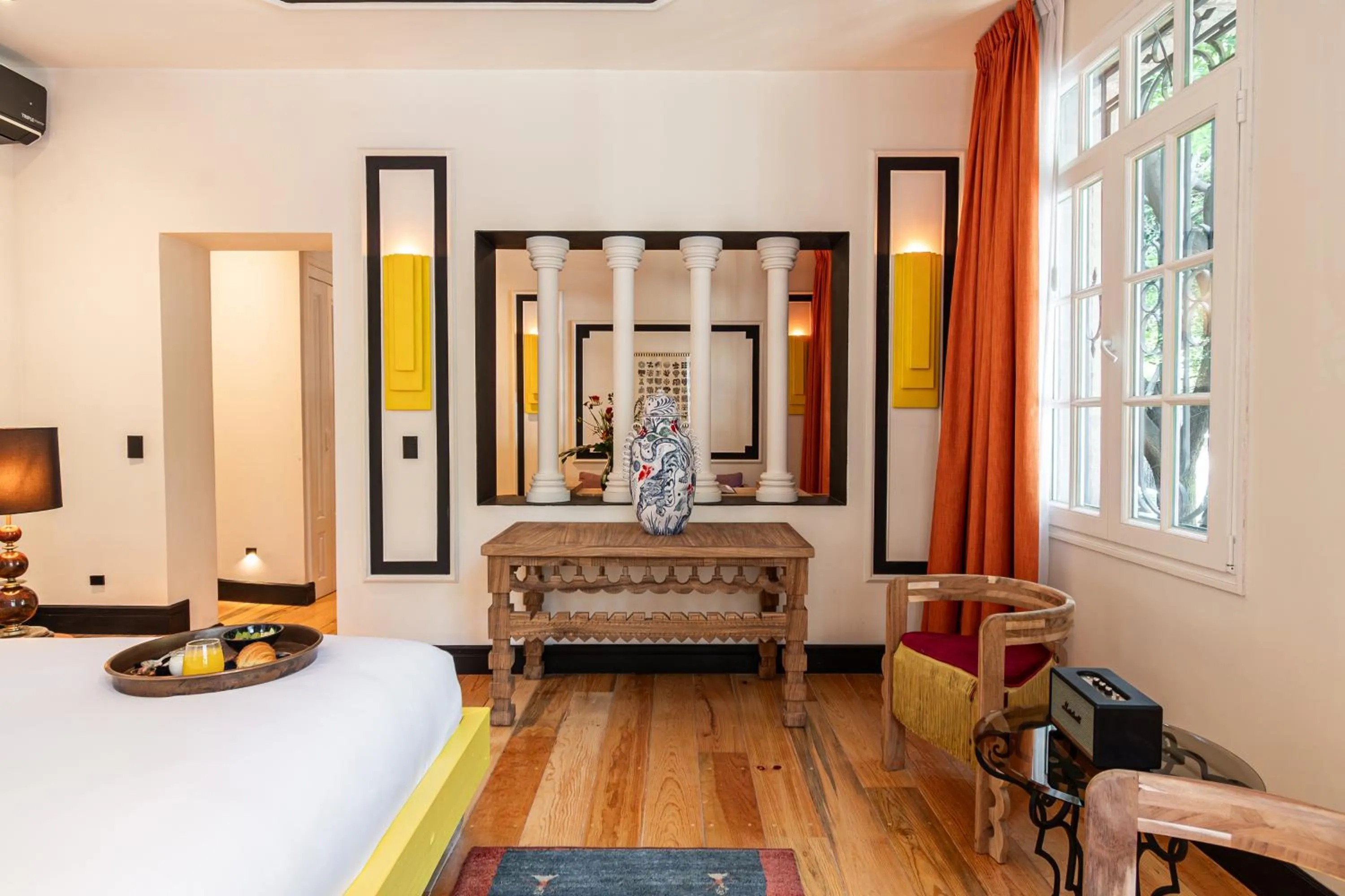 Photo of the whole room, Bed in La Valise Mexico City, Member of Small Luxury Hotels