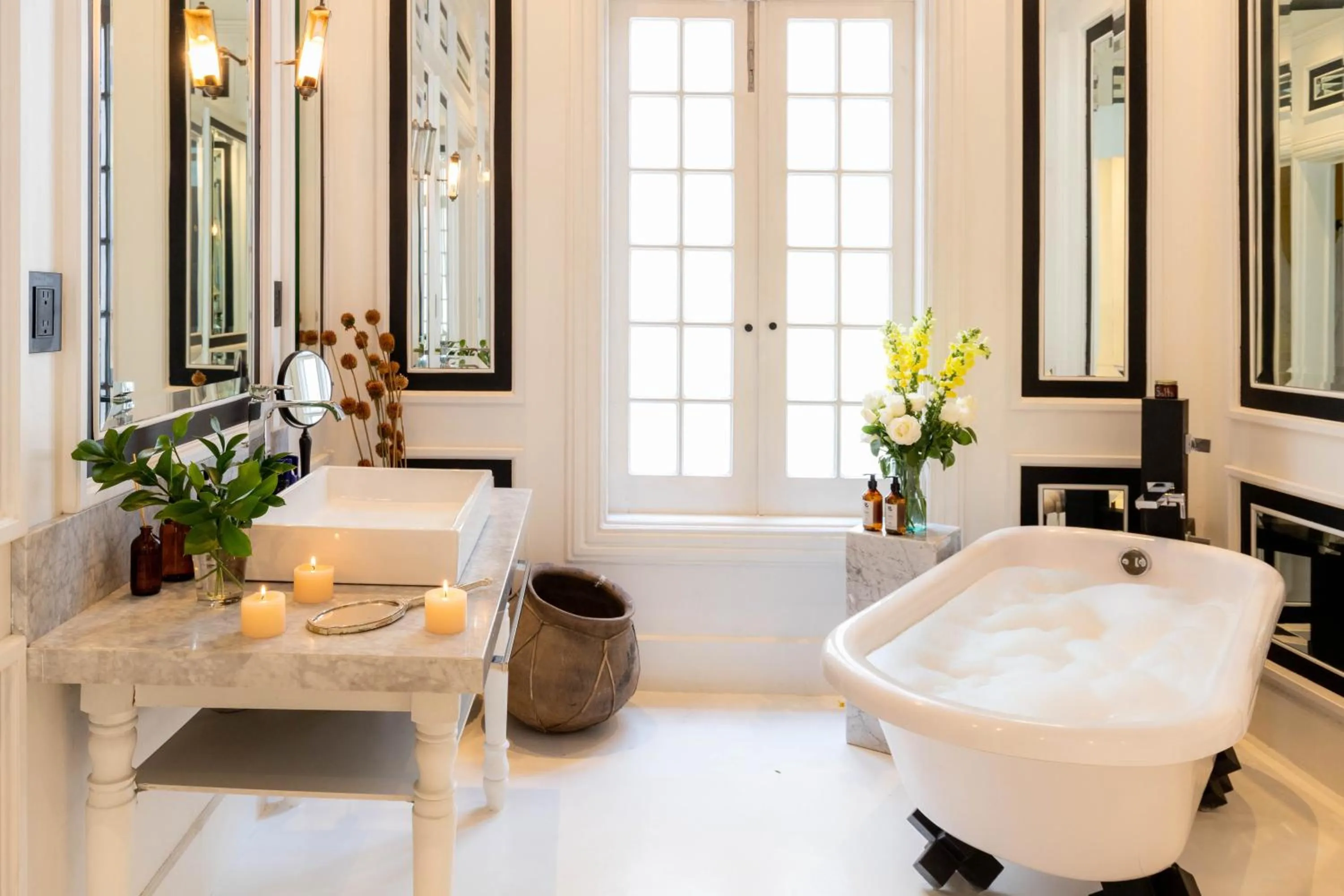 Bathroom in La Valise Mexico City, Member of Small Luxury Hotels