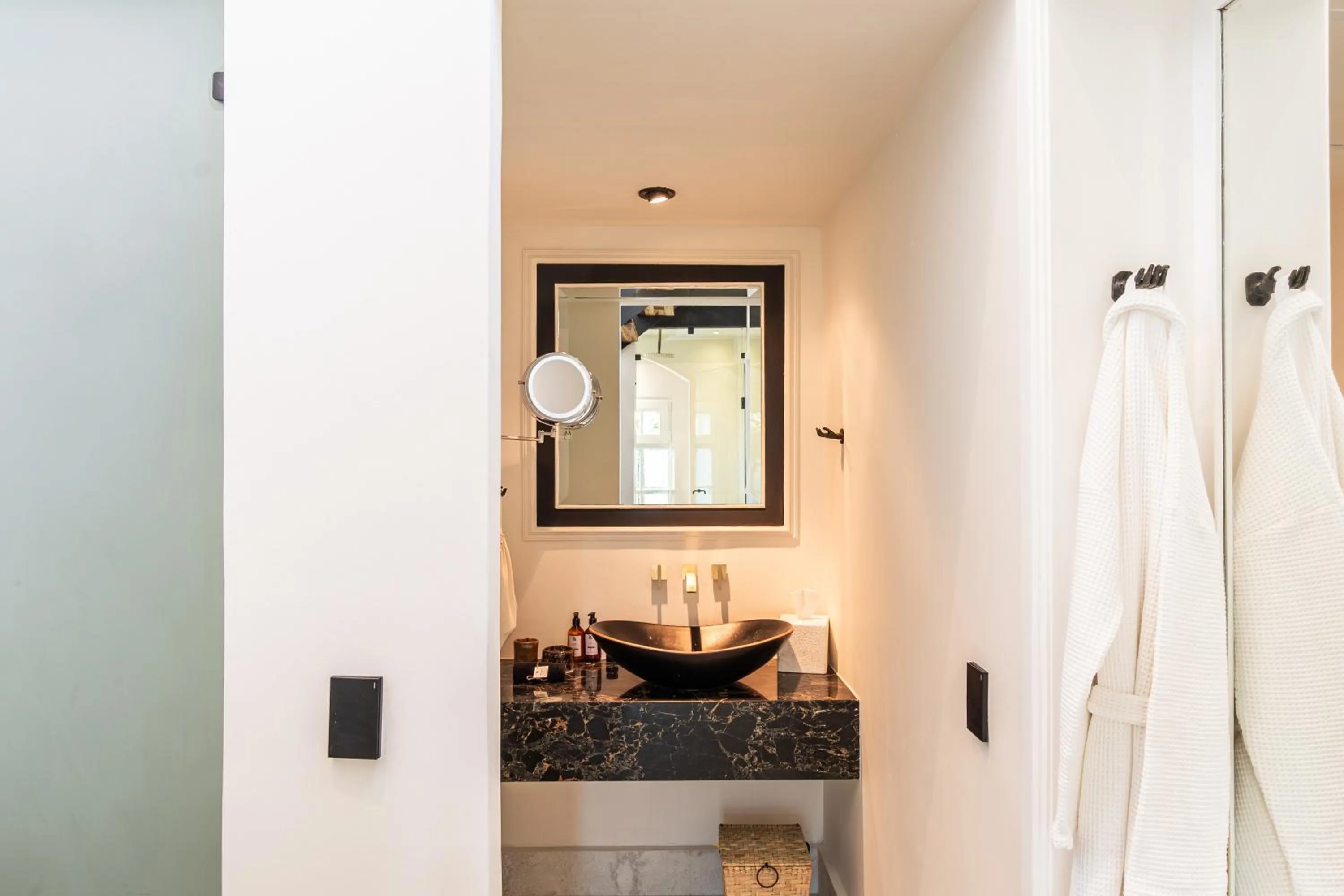 Bathroom in La Valise Mexico City, Member of Small Luxury Hotels