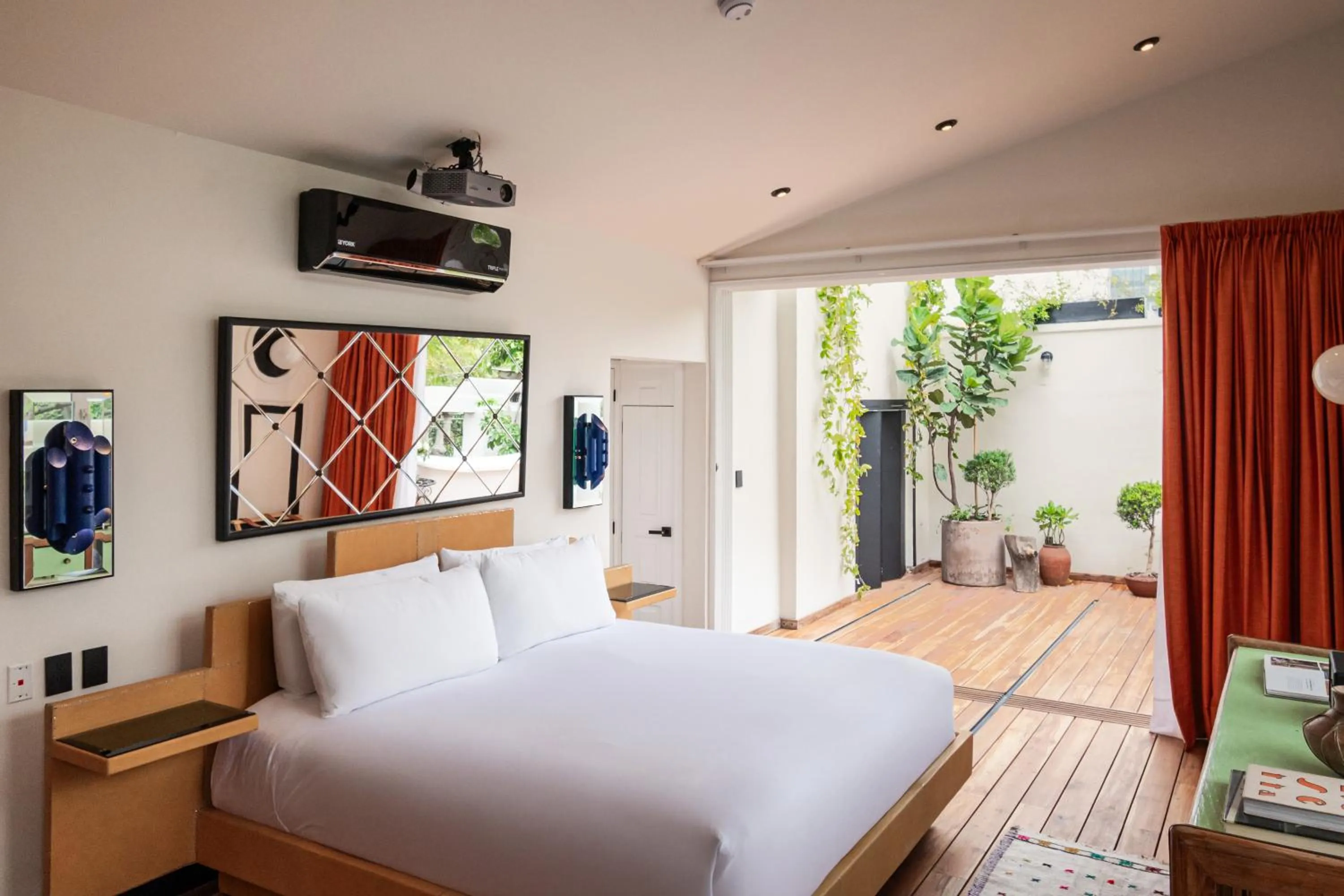 Bed in La Valise Mexico City, Member of Small Luxury Hotels