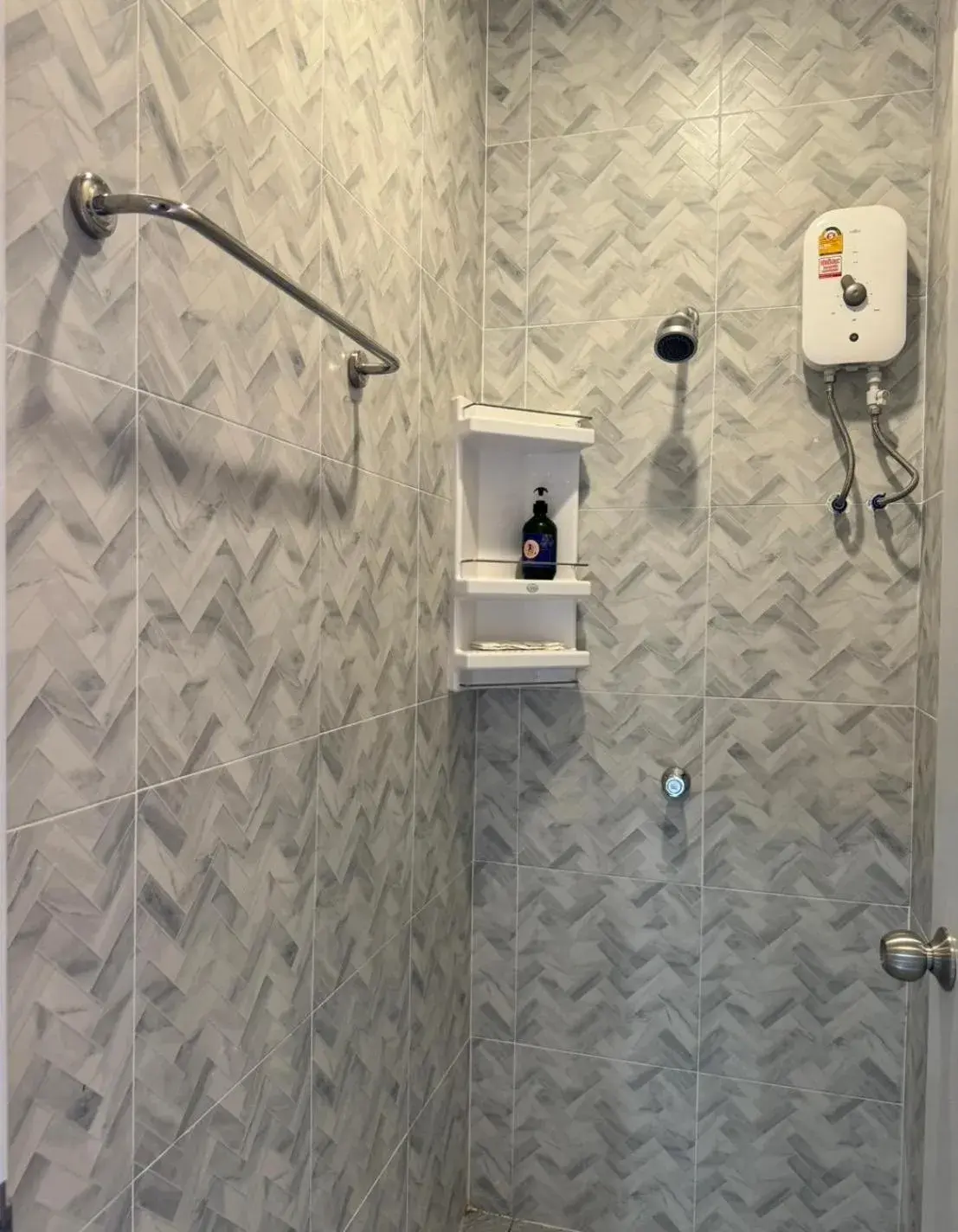 Shower in Deco Lux Hotel Shower in Deco Lux Hotel