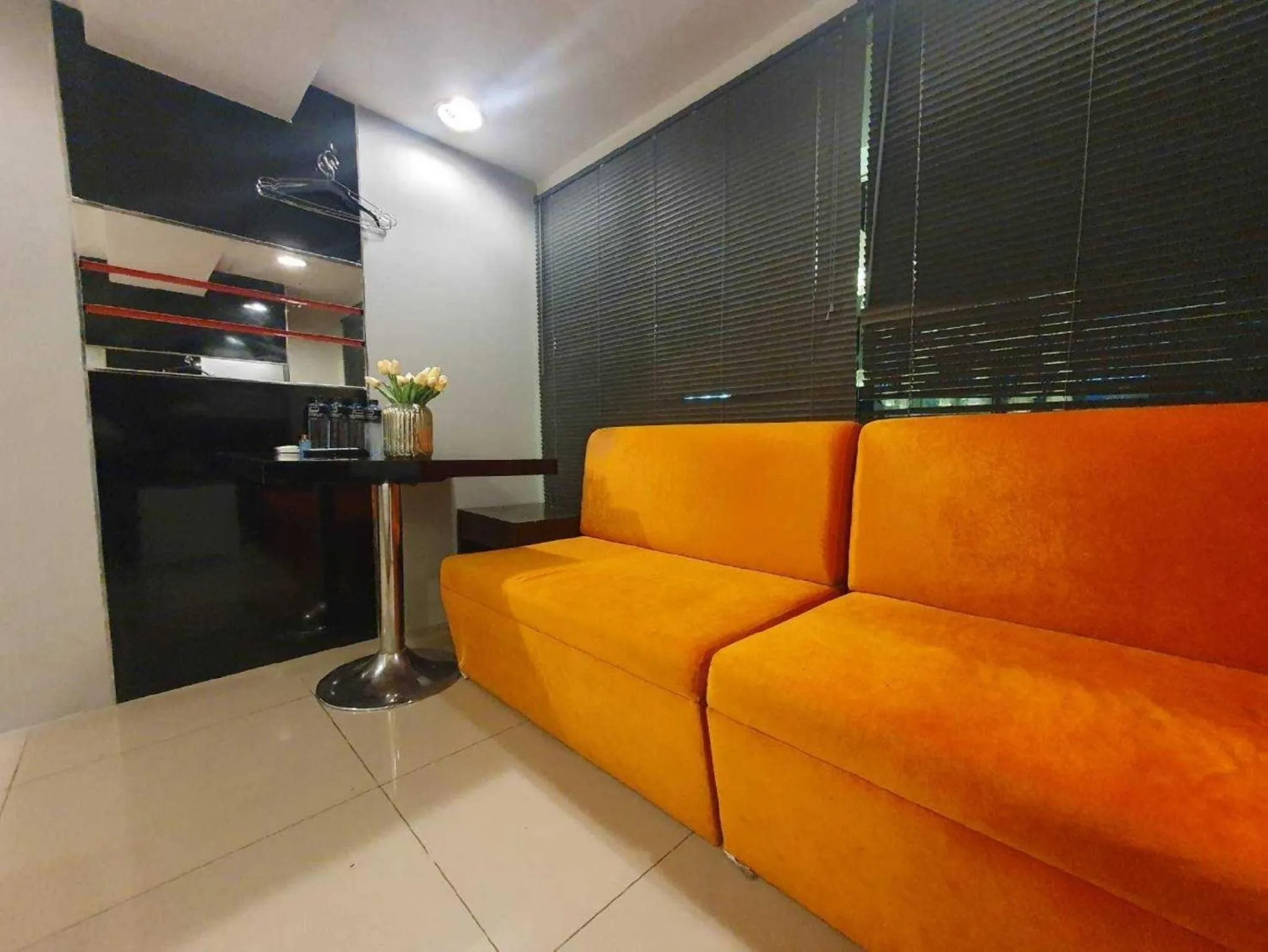 TV and multimedia in Deco Lux Hotel