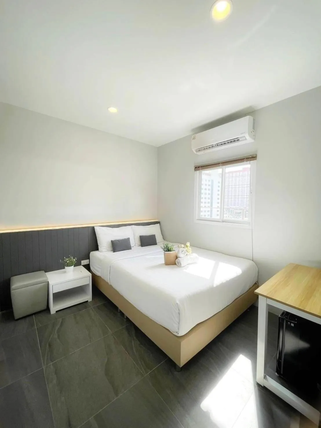 Bed in Deco Lux Hotel