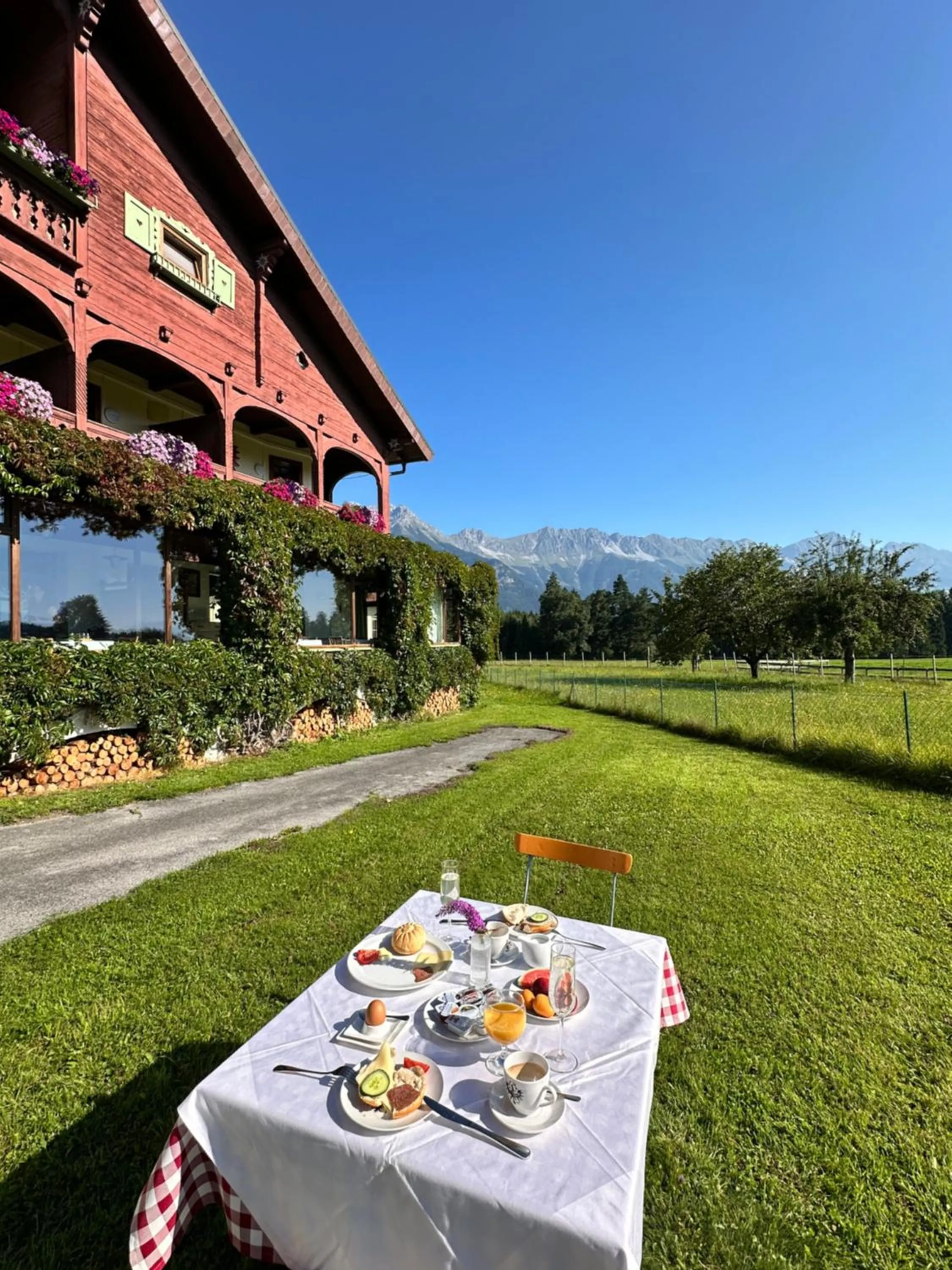 Property building in Landhotel Gasthof Eichhof Natters
