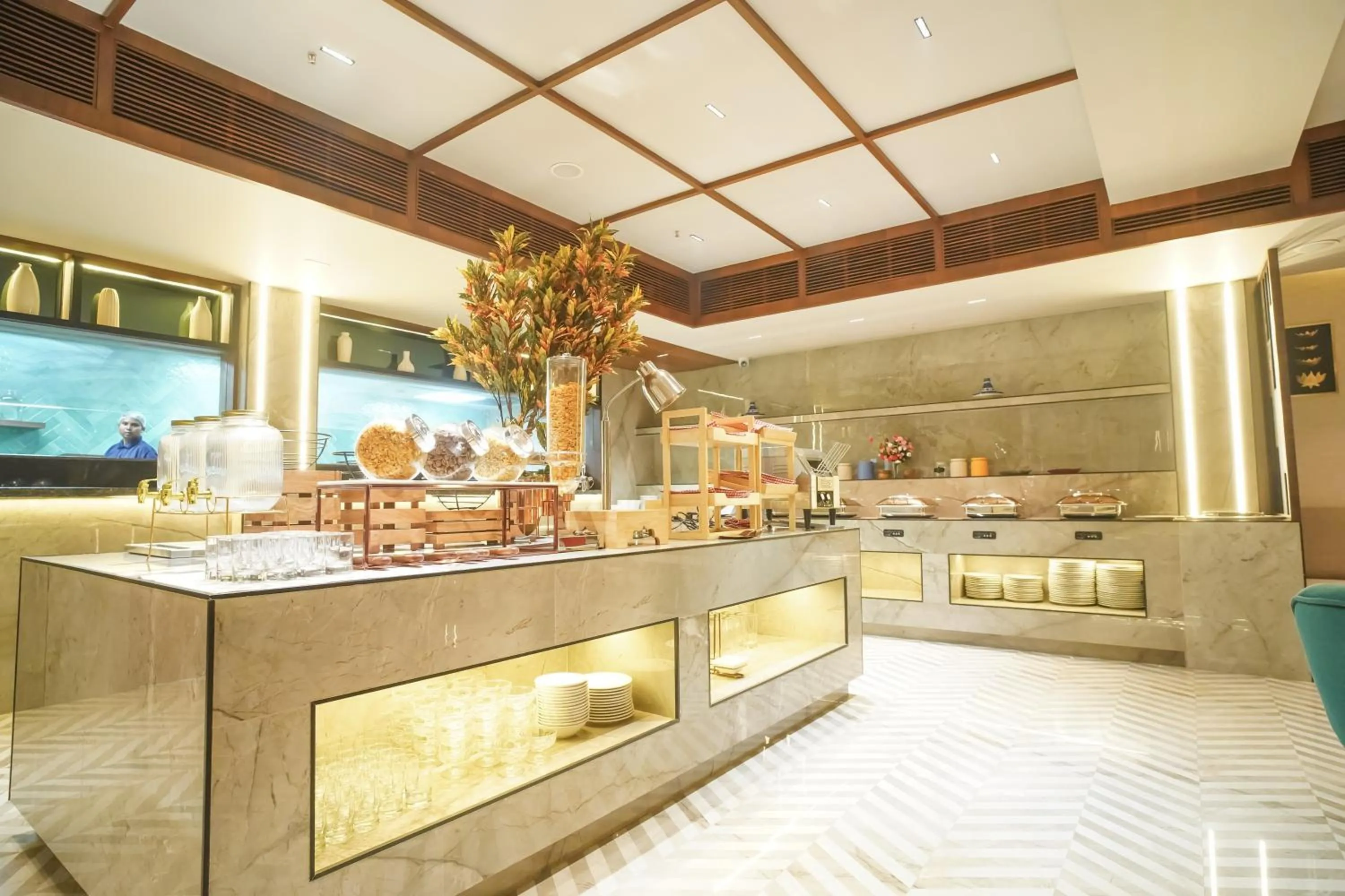 Restaurant/places to eat in Ishaan Sarovar Portico Deoghar