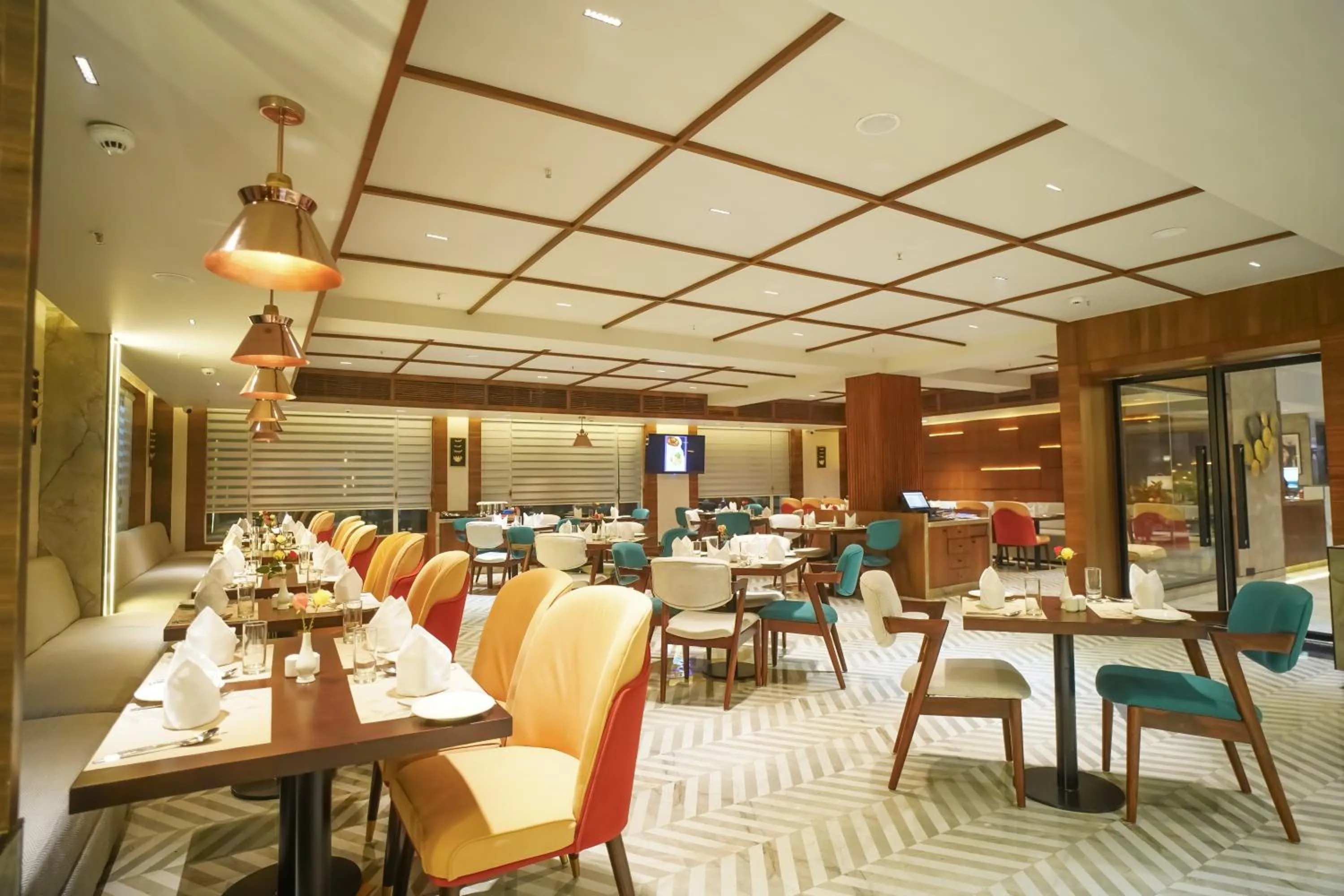 Restaurant/places to eat in Ishaan Sarovar Portico Deoghar