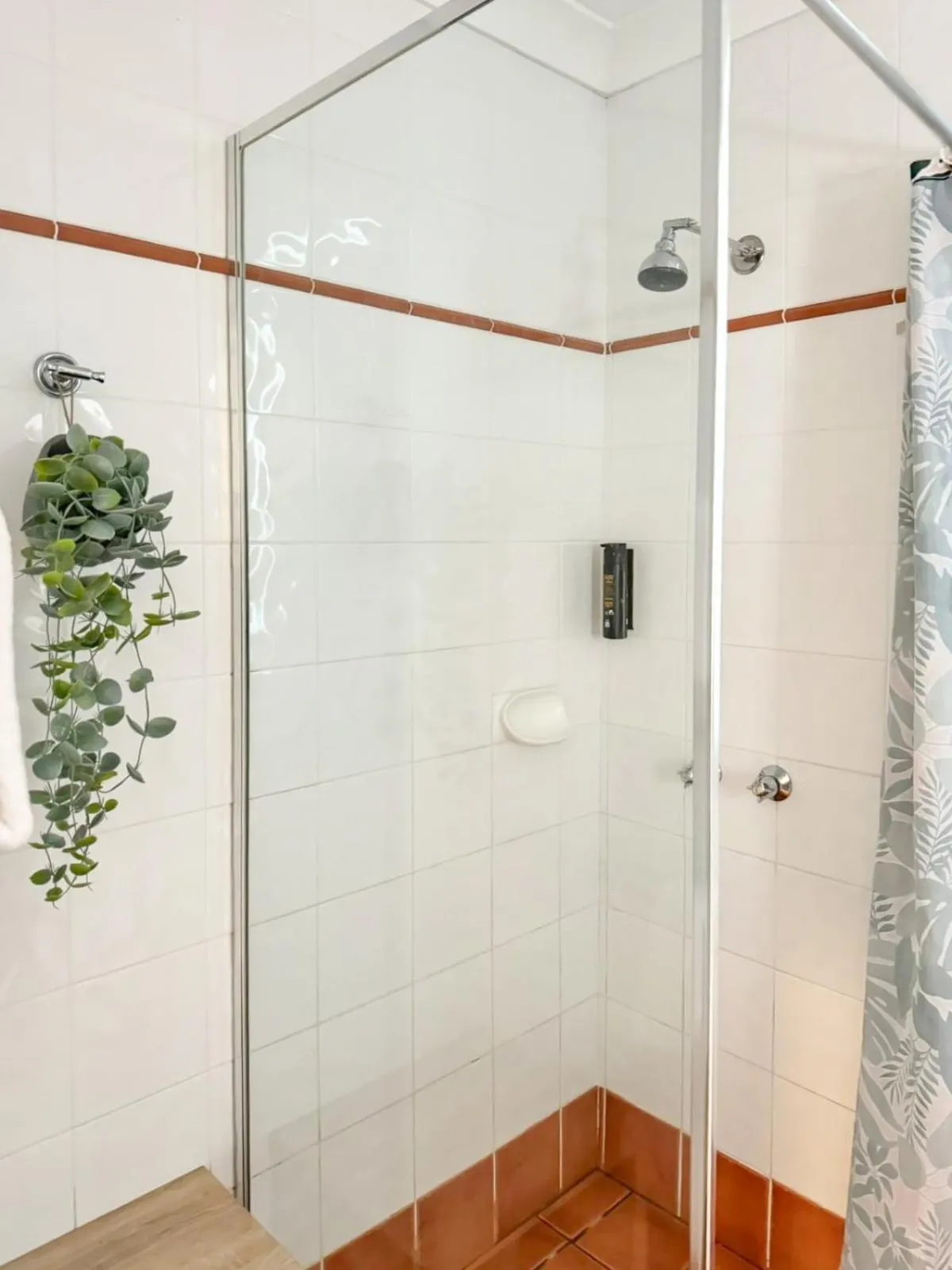 Shower in Montblu at Echo Point