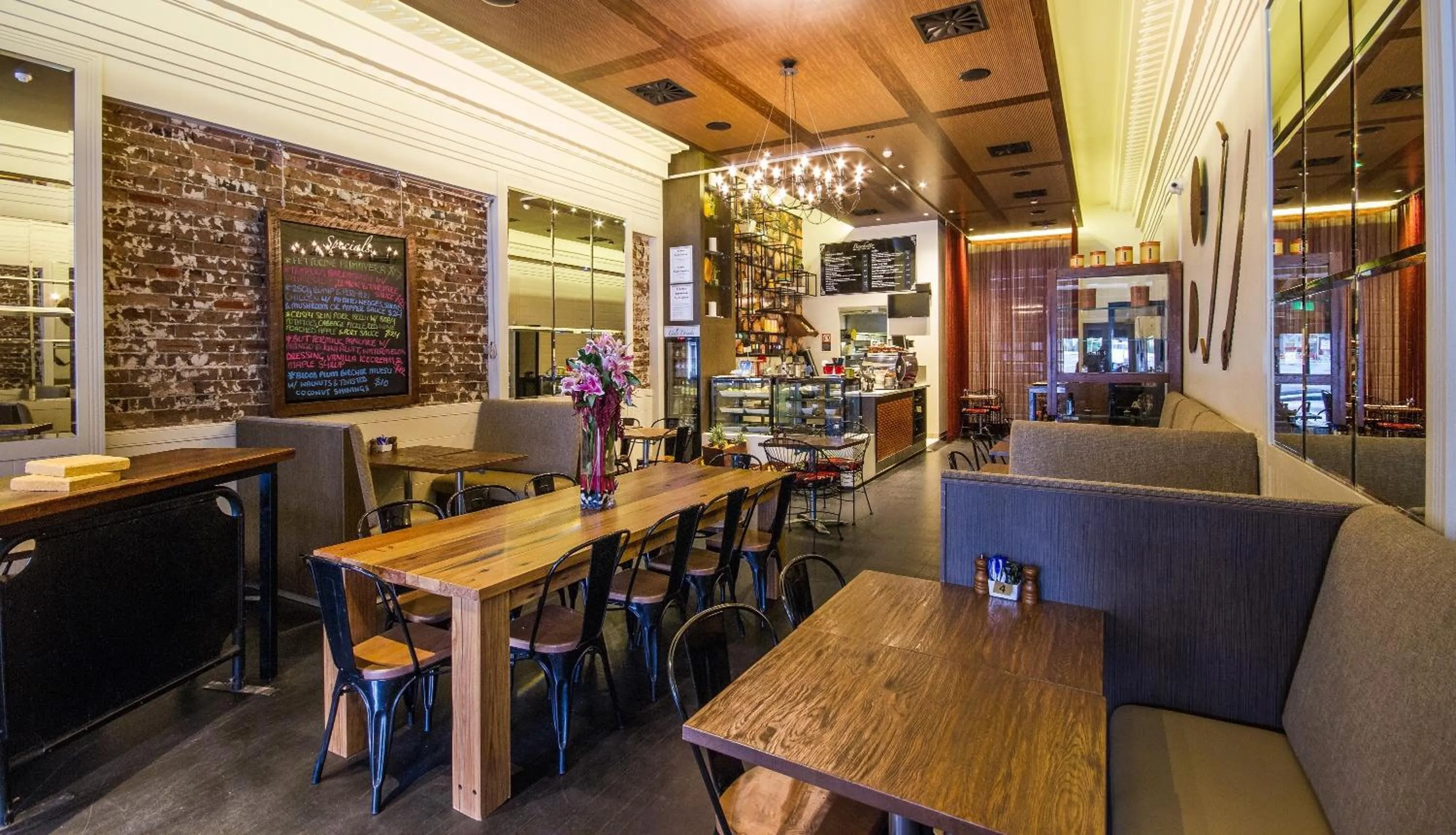 Restaurant/places to eat in Grand Hotel Rockdale