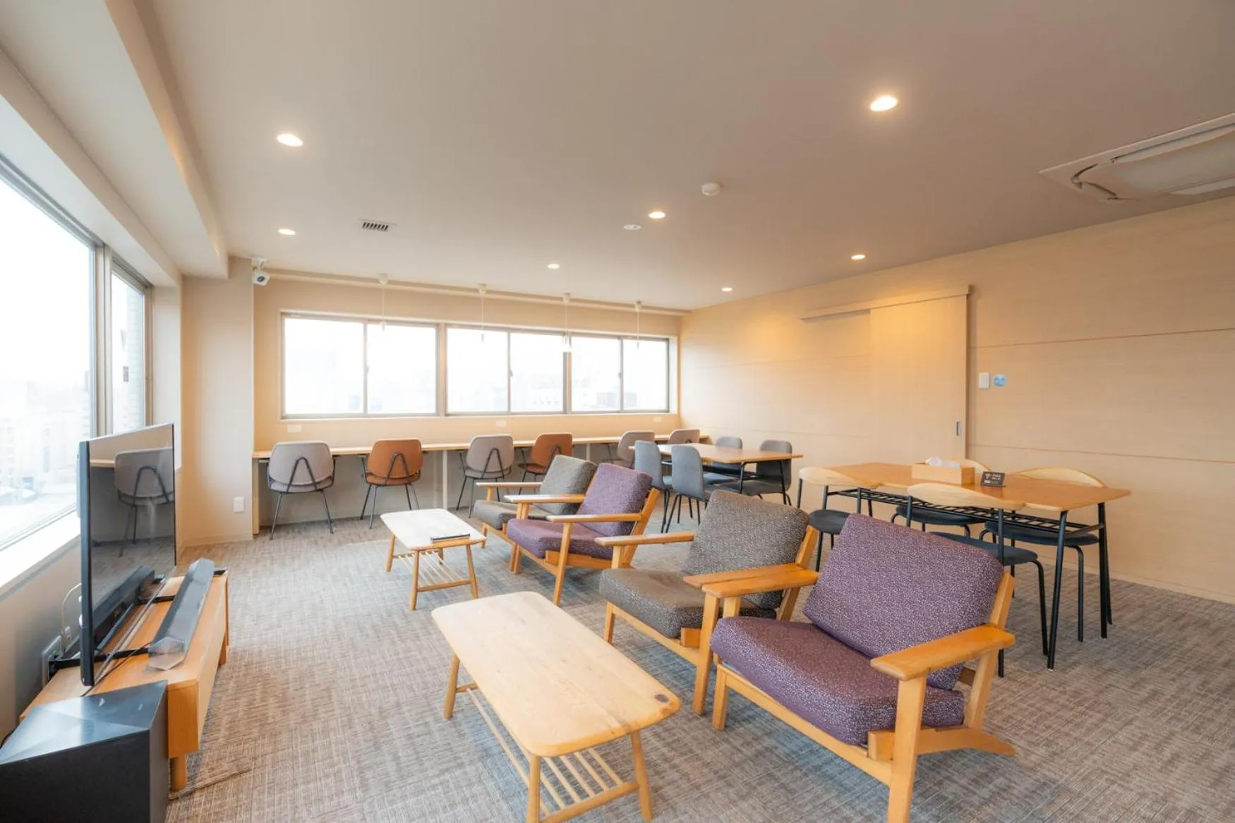 Communal lounge/ TV room in Grand Hostel LDK Sapporo