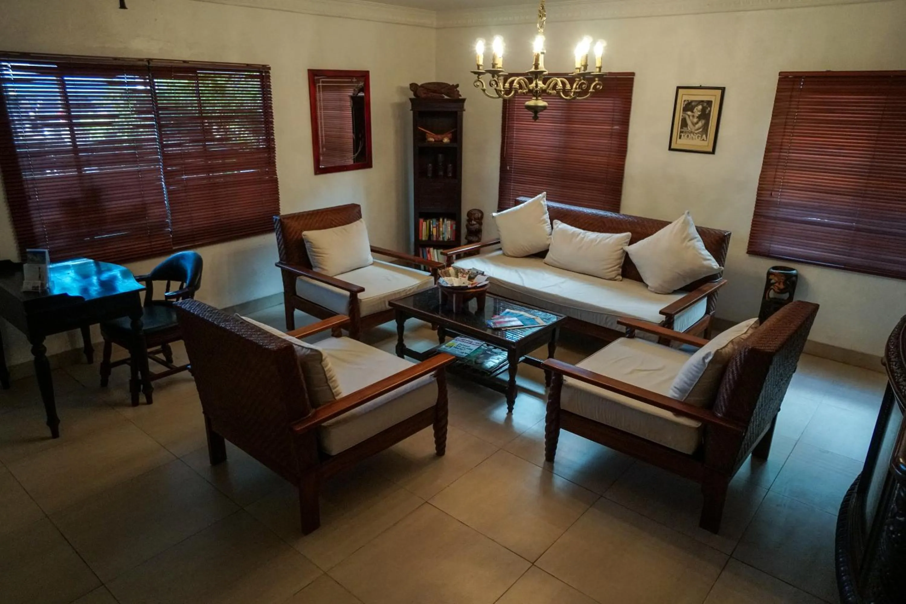 Living room, Bed in Seaview Lodge and Restaurant