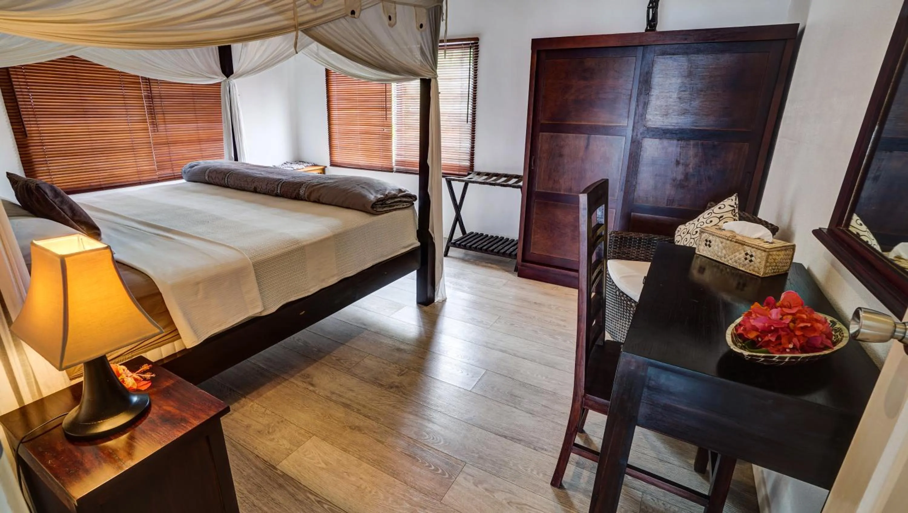 Bedroom, Bed in Seaview Lodge and Restaurant