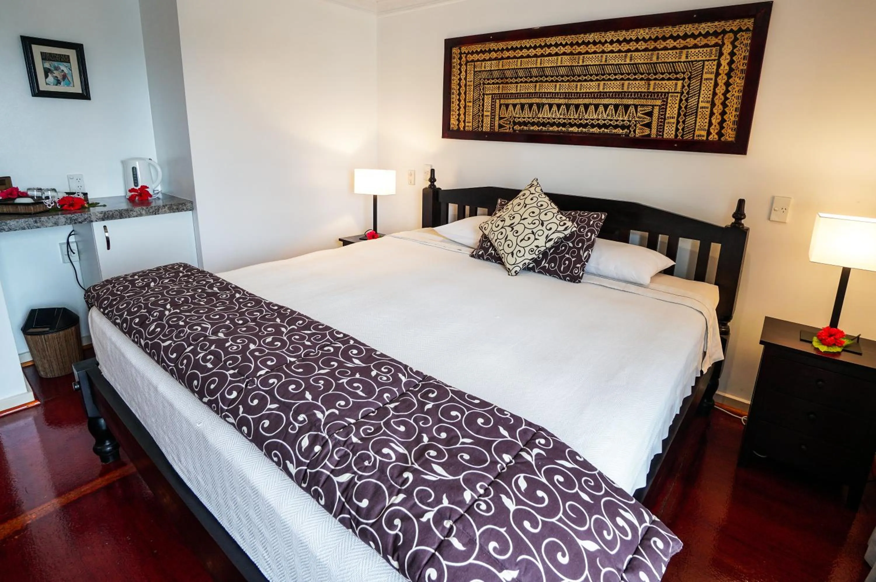 Bed in Seaview Lodge and Restaurant